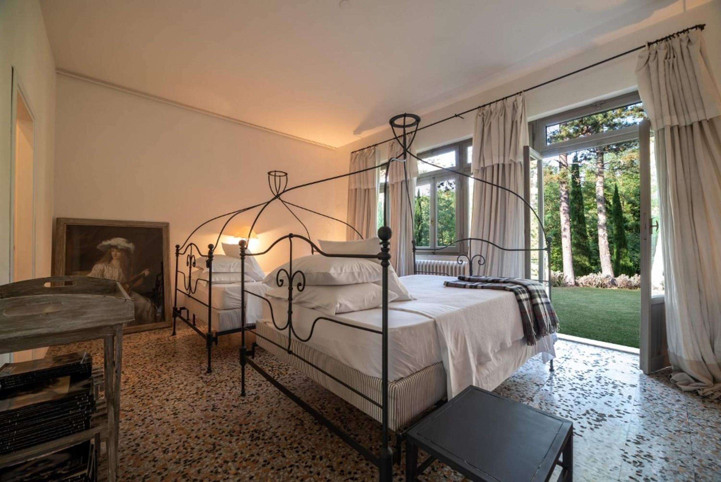 Villa photo 2