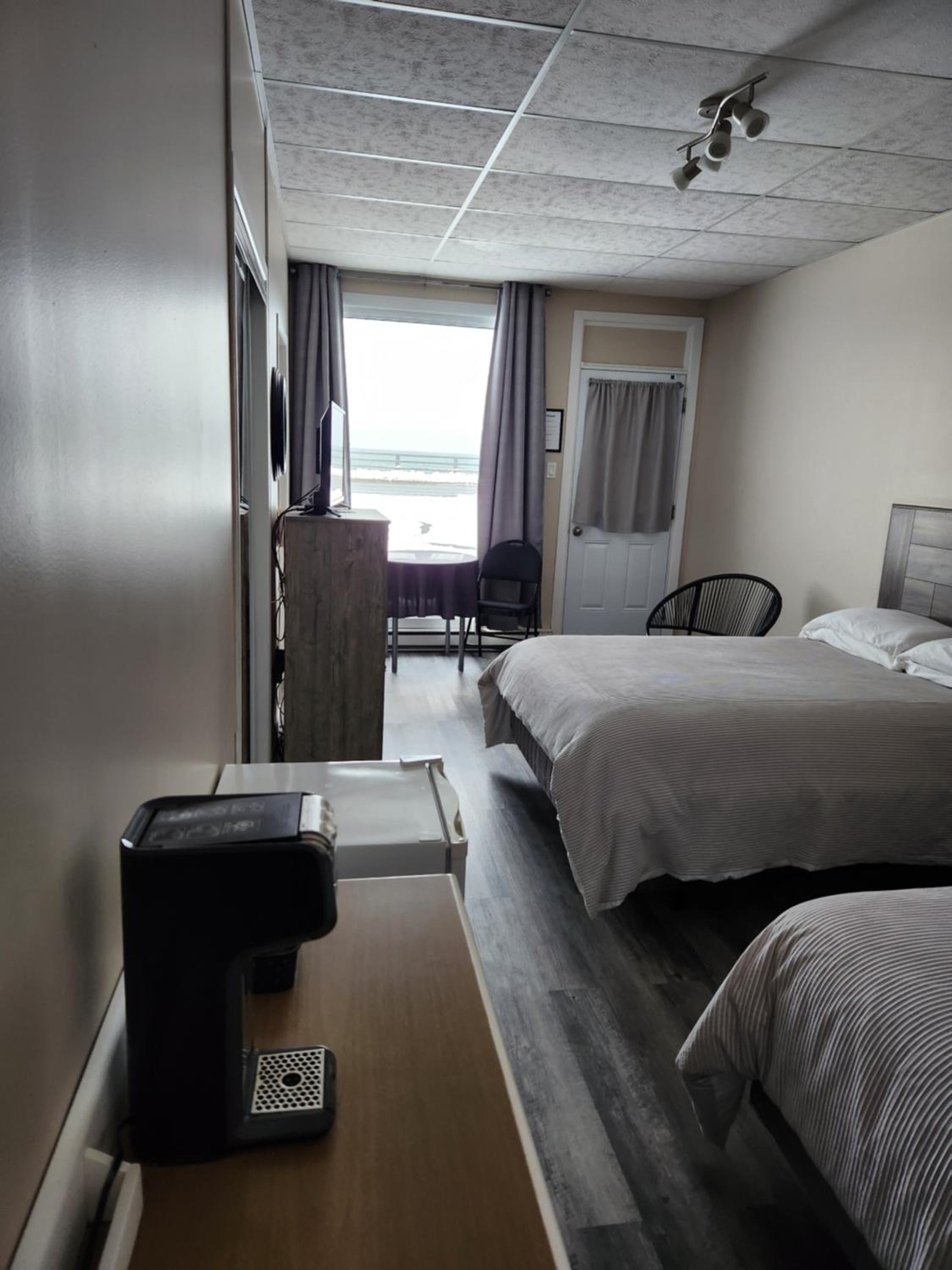 Double Room with Two Double Beds - Photo 3