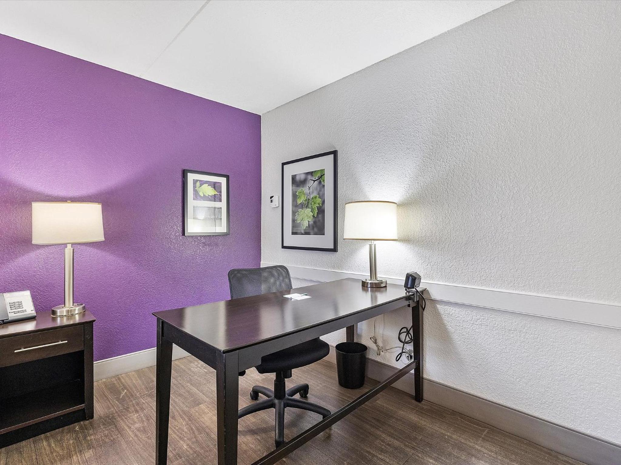 Deluxe King Room photo 3