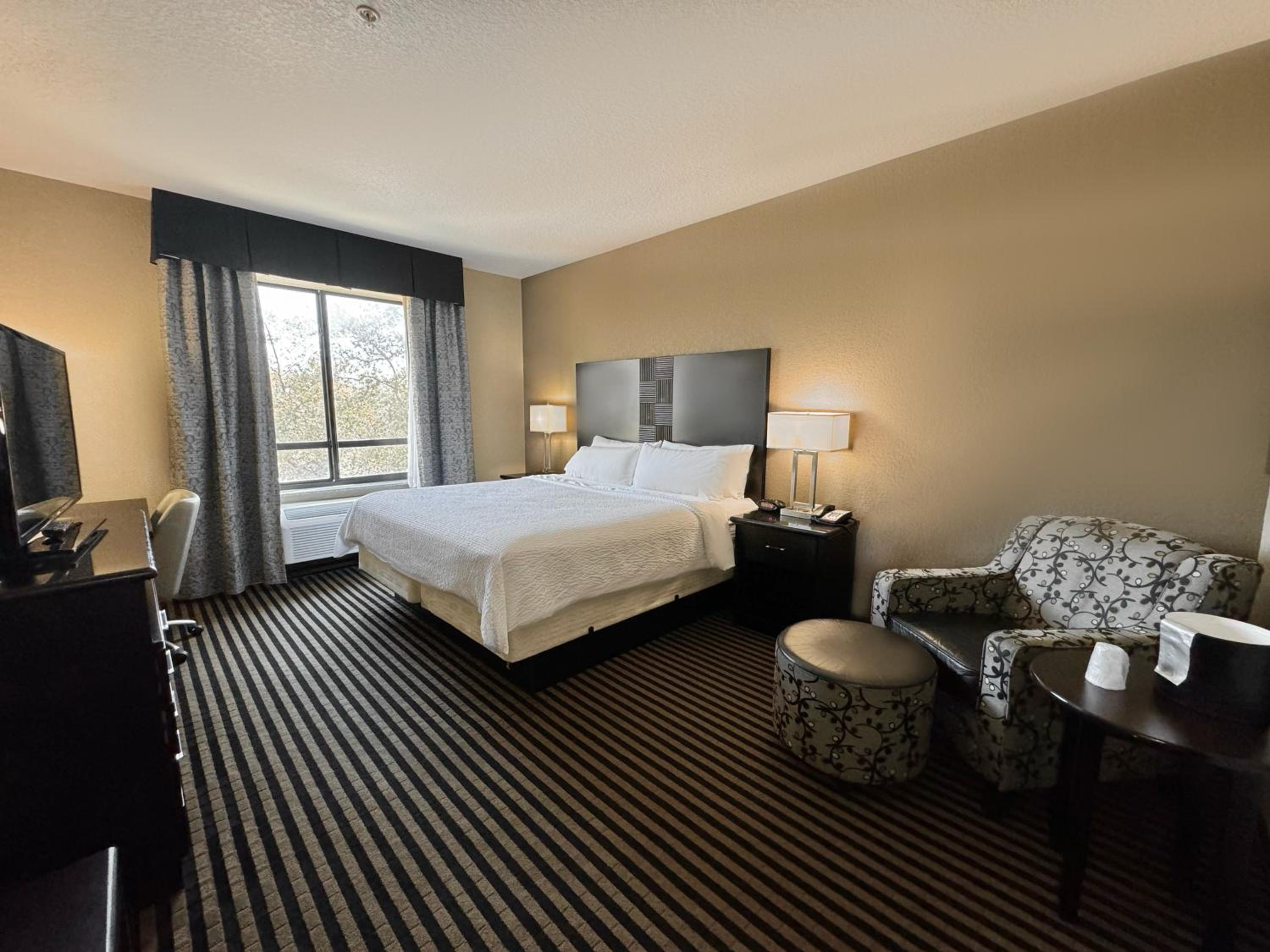 Standard King Room - Photo 1