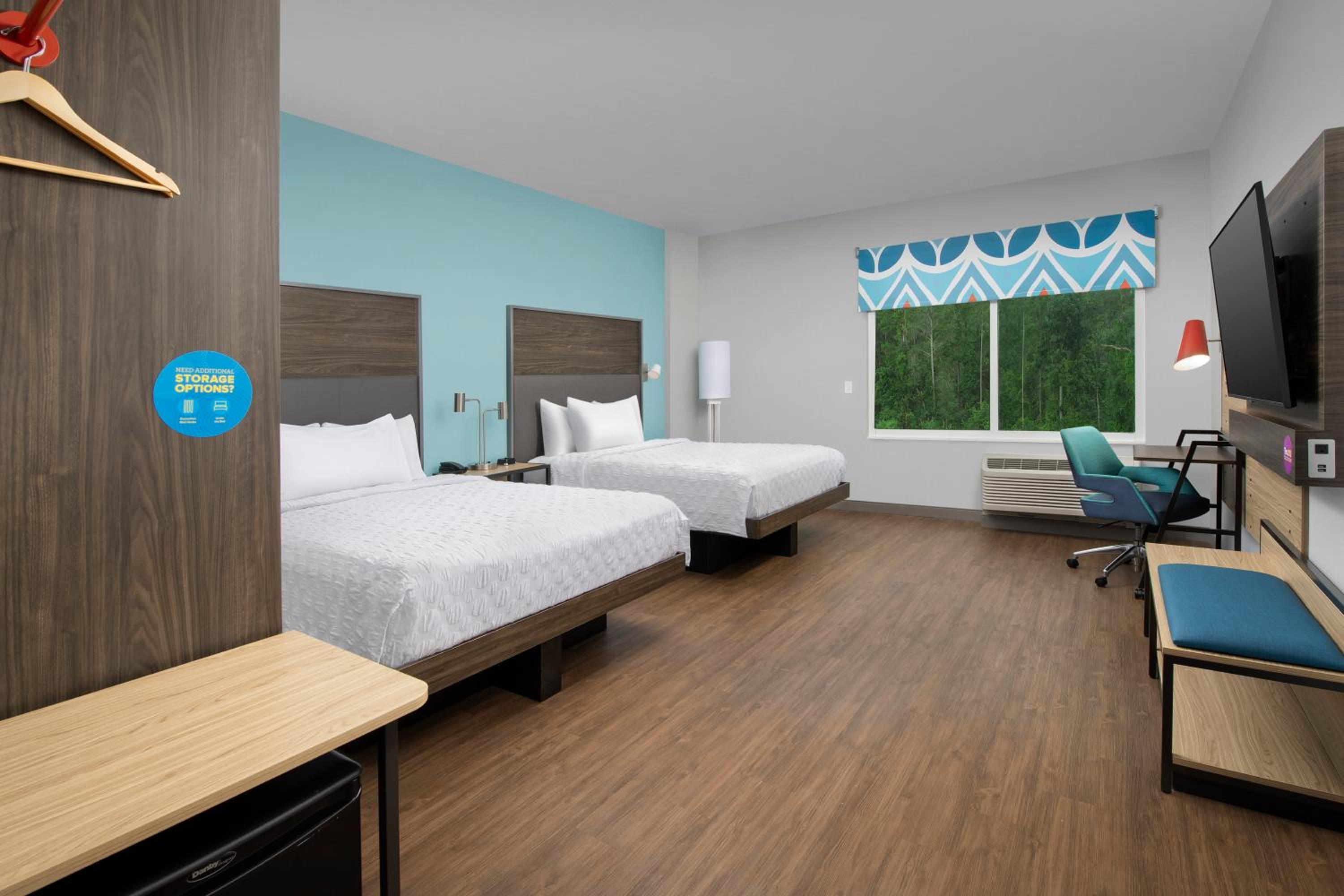 Queen Room with Two Queen Beds - Mobility Access - Photo 2