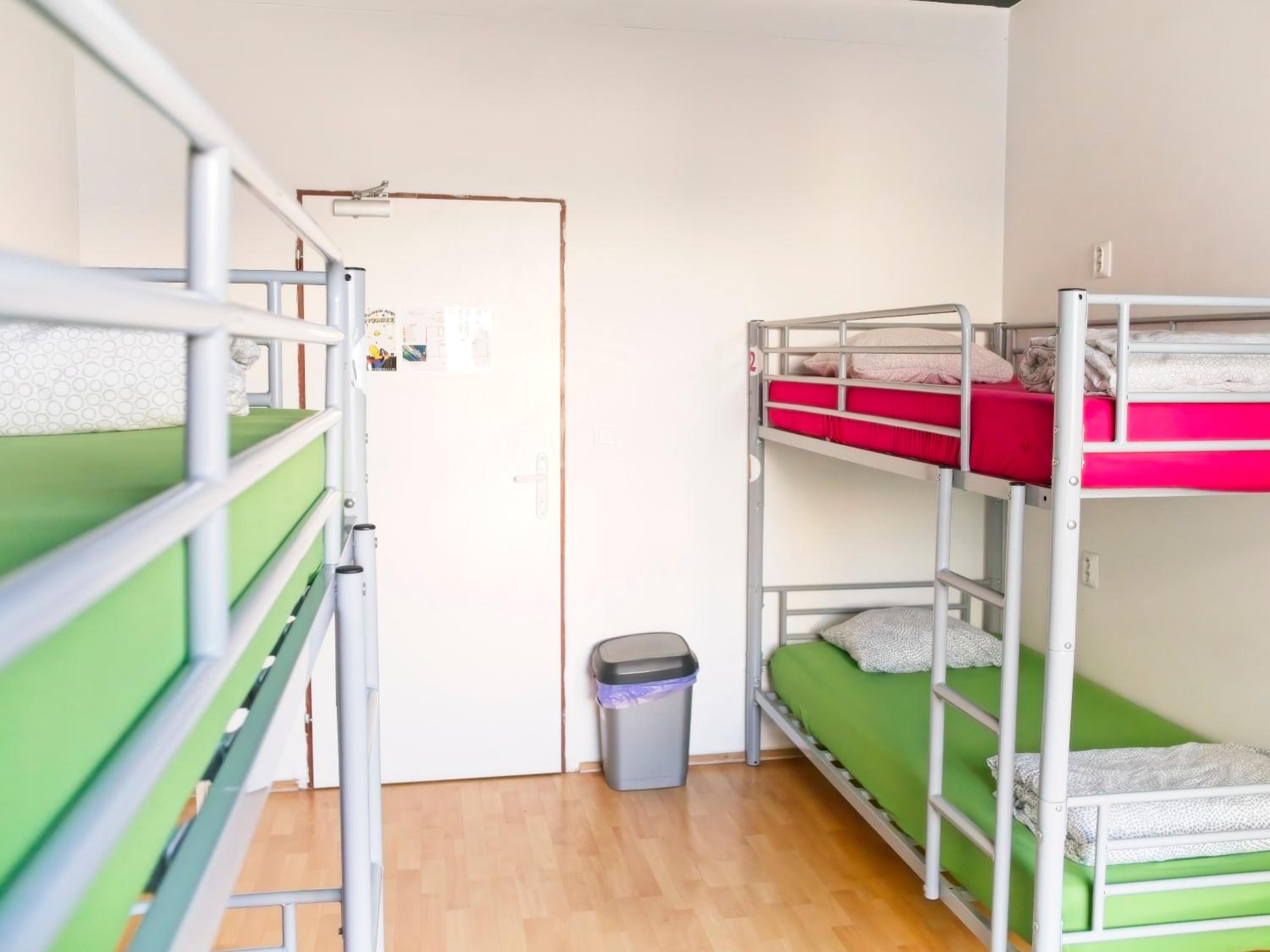 Bed in 4-Bed Mixed Dormitory Room photo 2