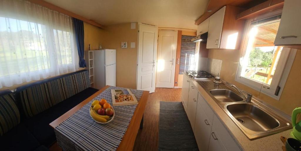 Mobile Home photo 2