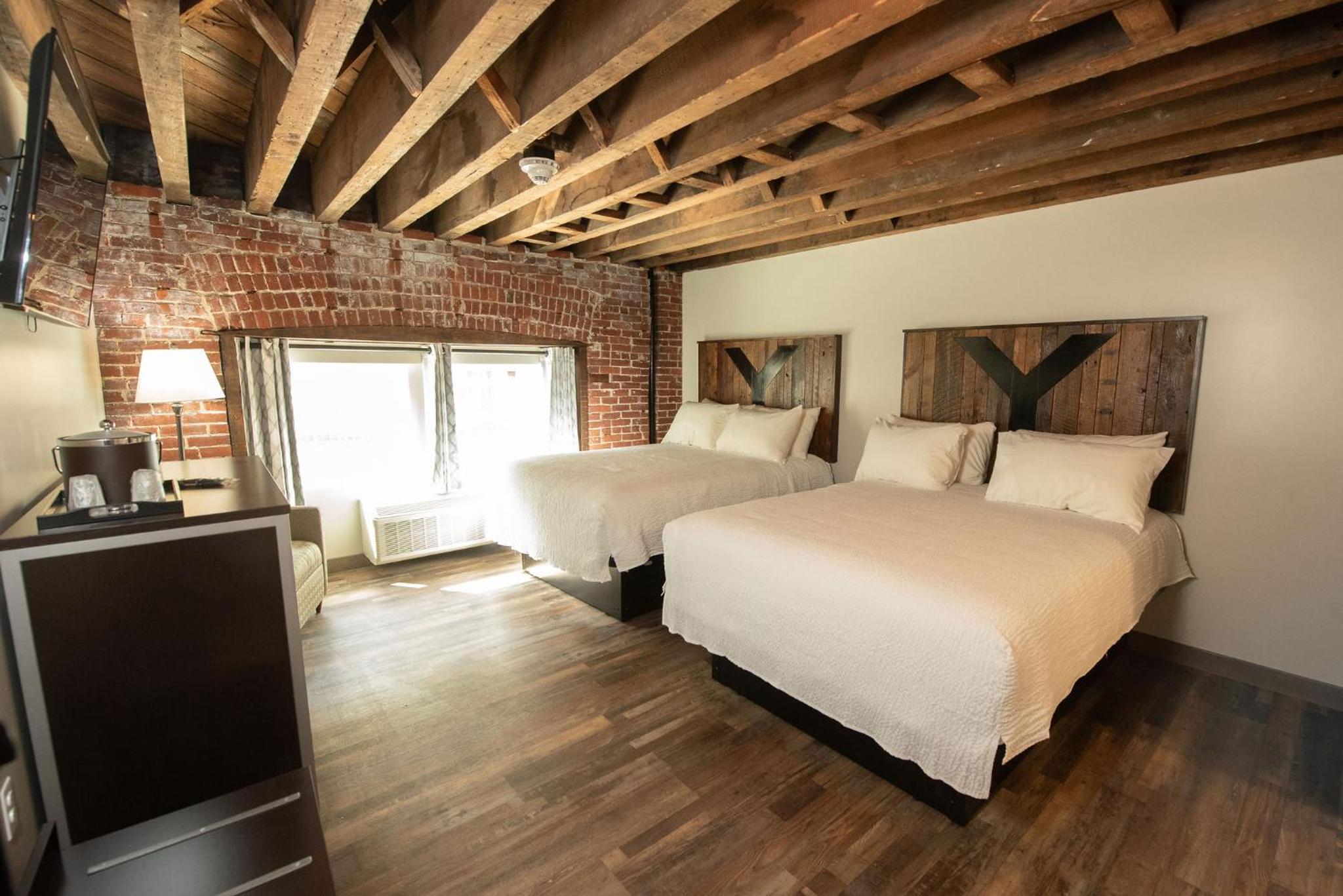 Deluxe Queen Room With Two Queen Beds photo 1