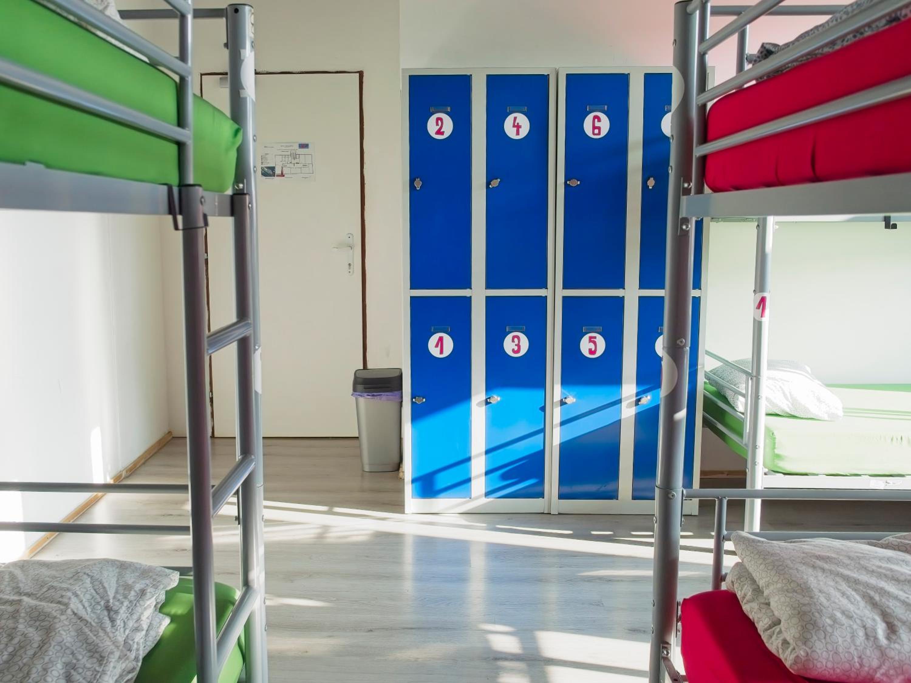 Bed in 8-Bed Mixed Dormitory Room photo 3