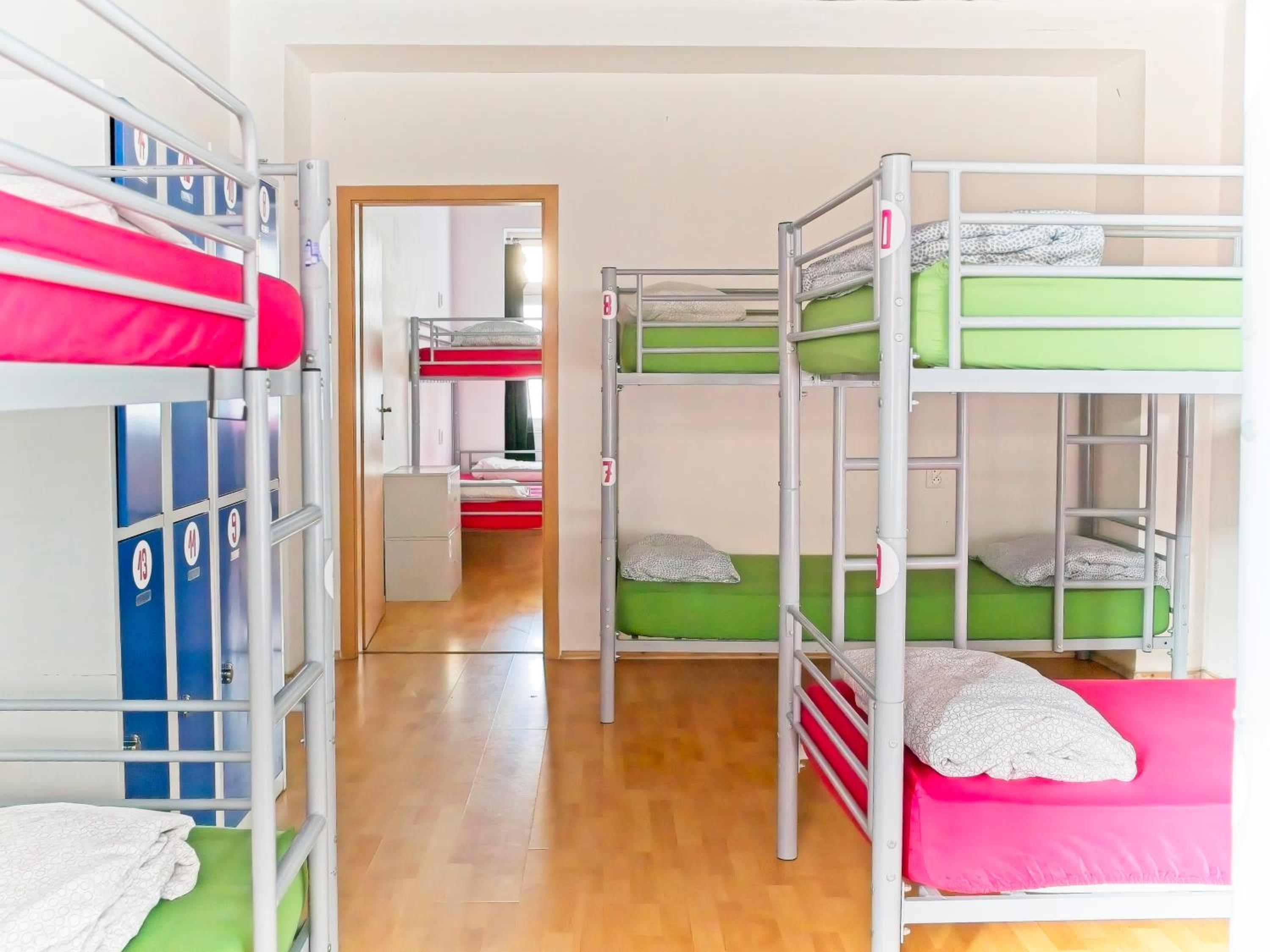 Bed in 14-Bed Mixed Dormitory Room photo 2