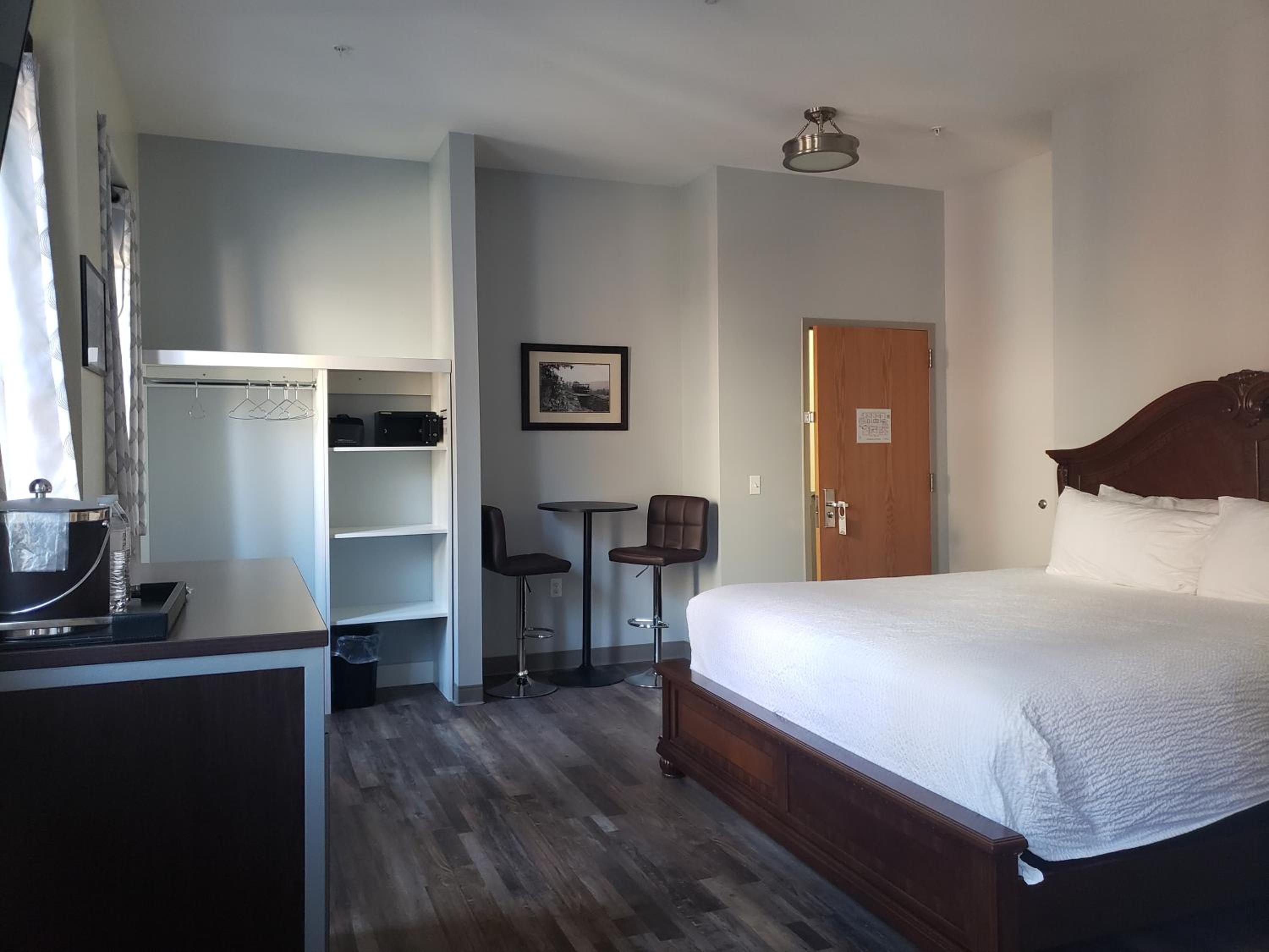 Suite With Balcony photo 1