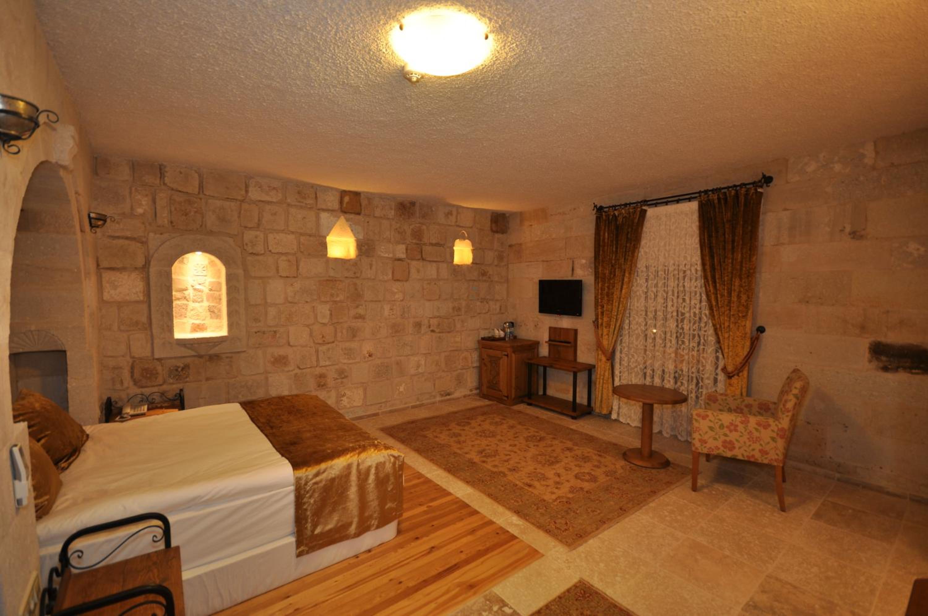 Standard Double Room - Photo 3