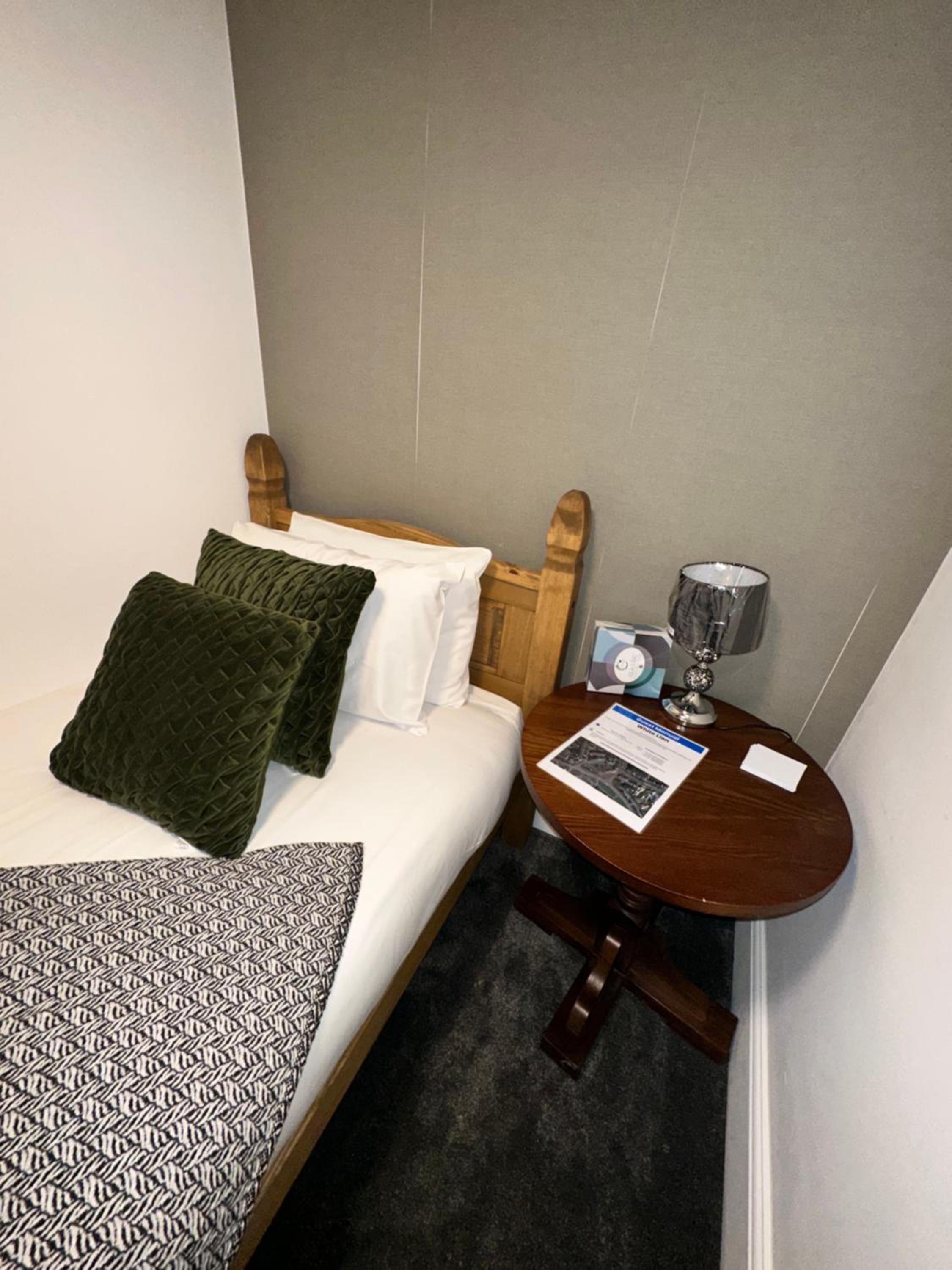Single Room photo 3