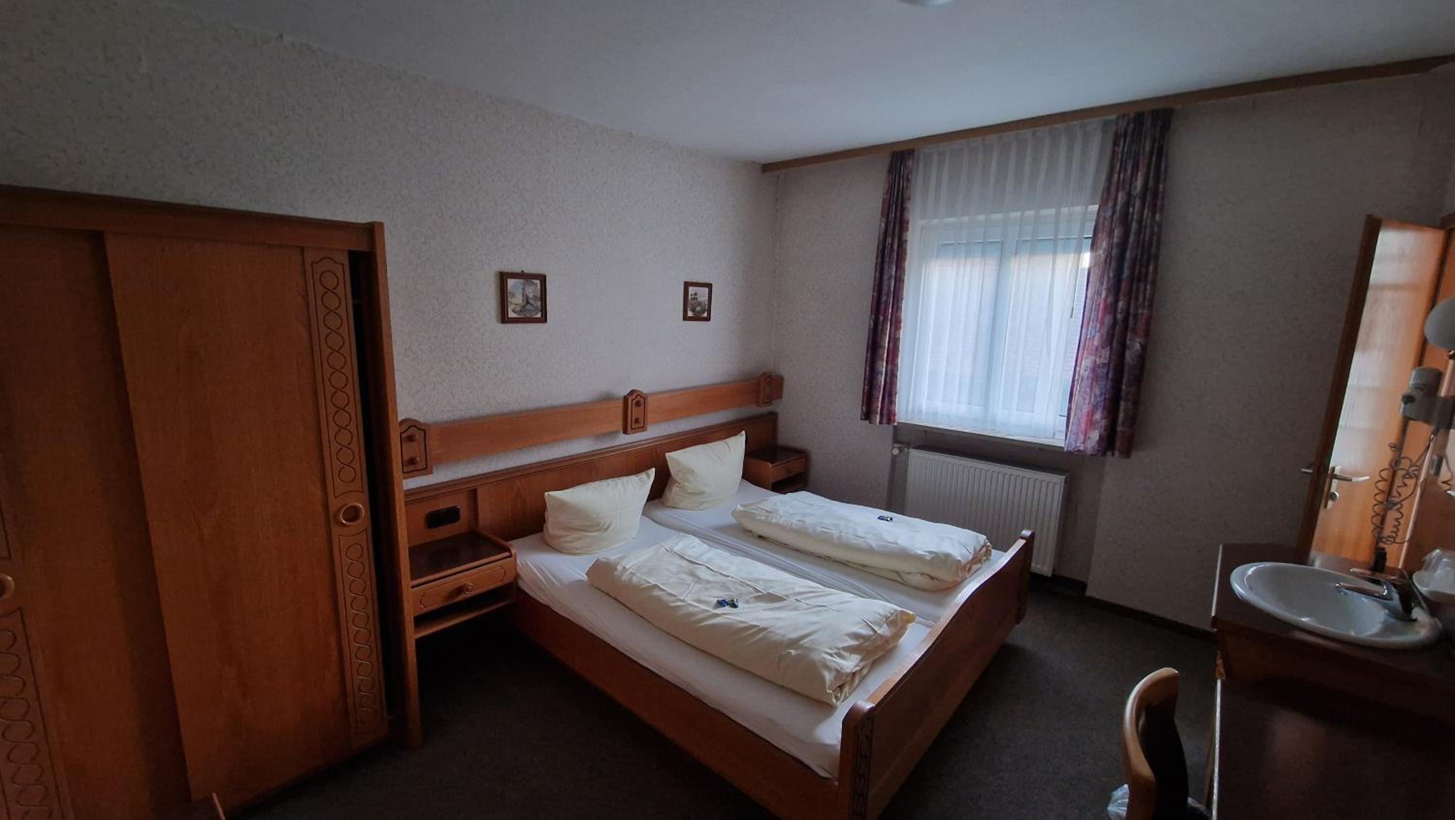 Budget Double Room photo 2