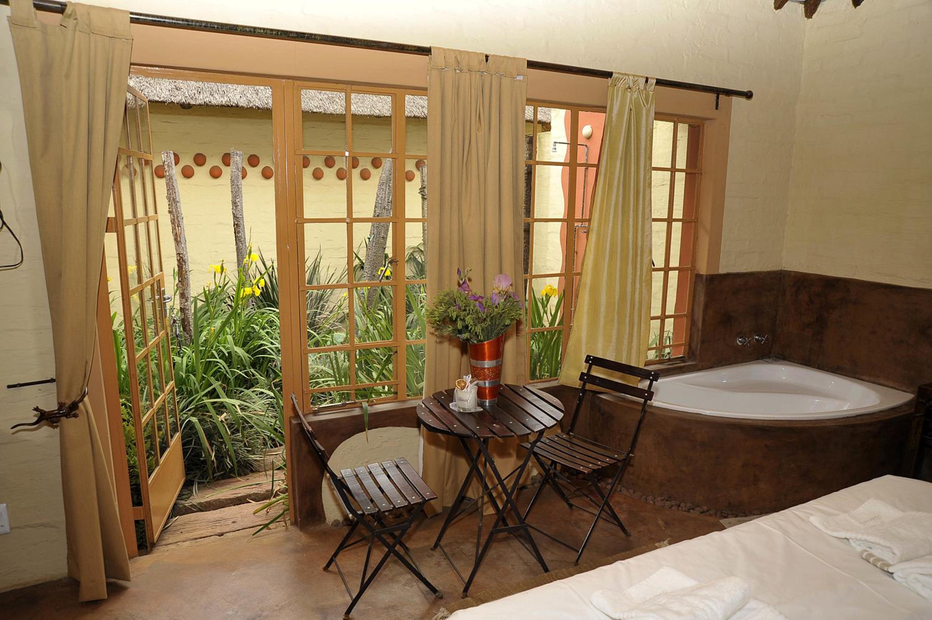 King Room with Garden View - Photo 12
