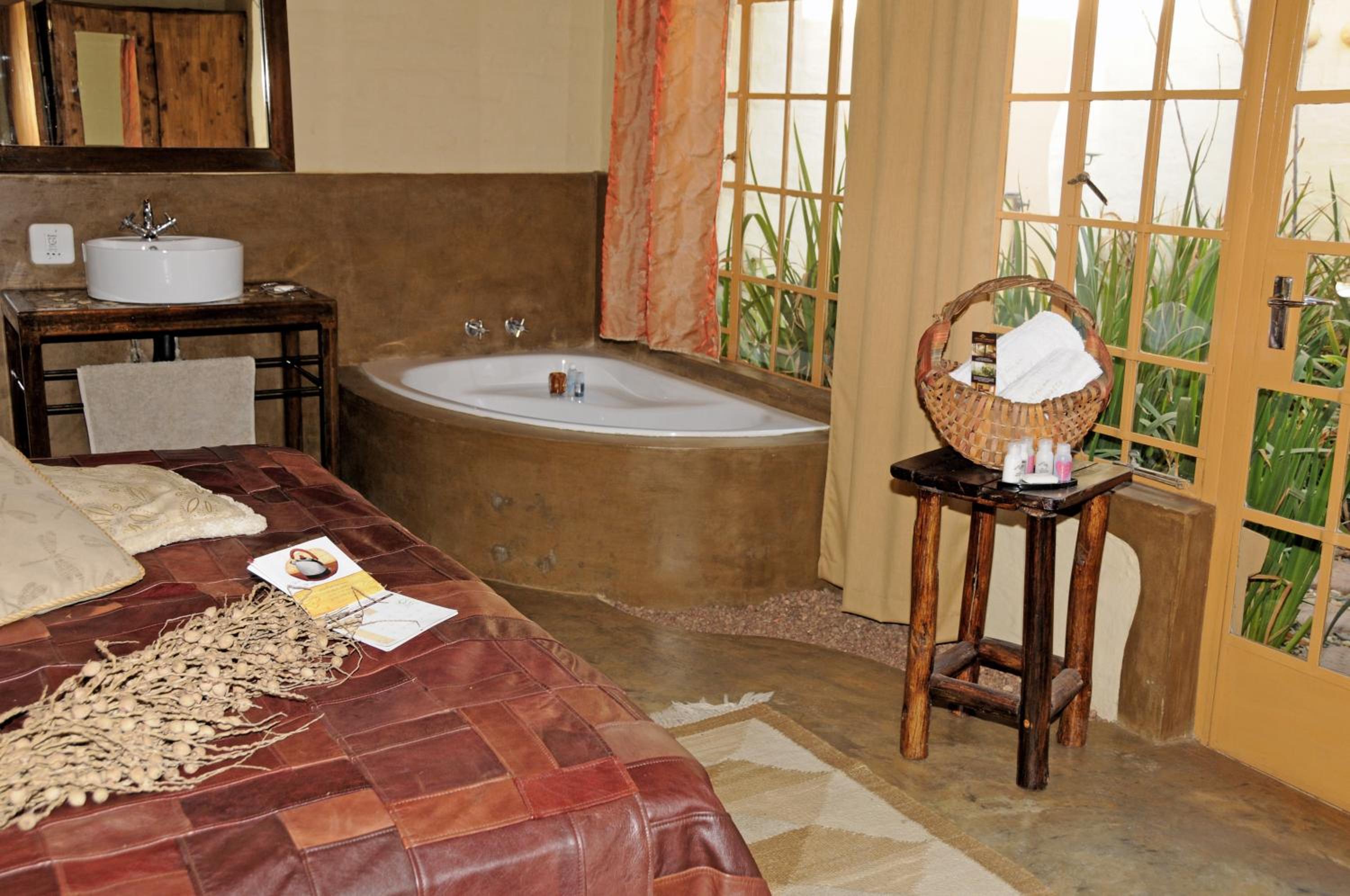 Deluxe King Room - Photo 1