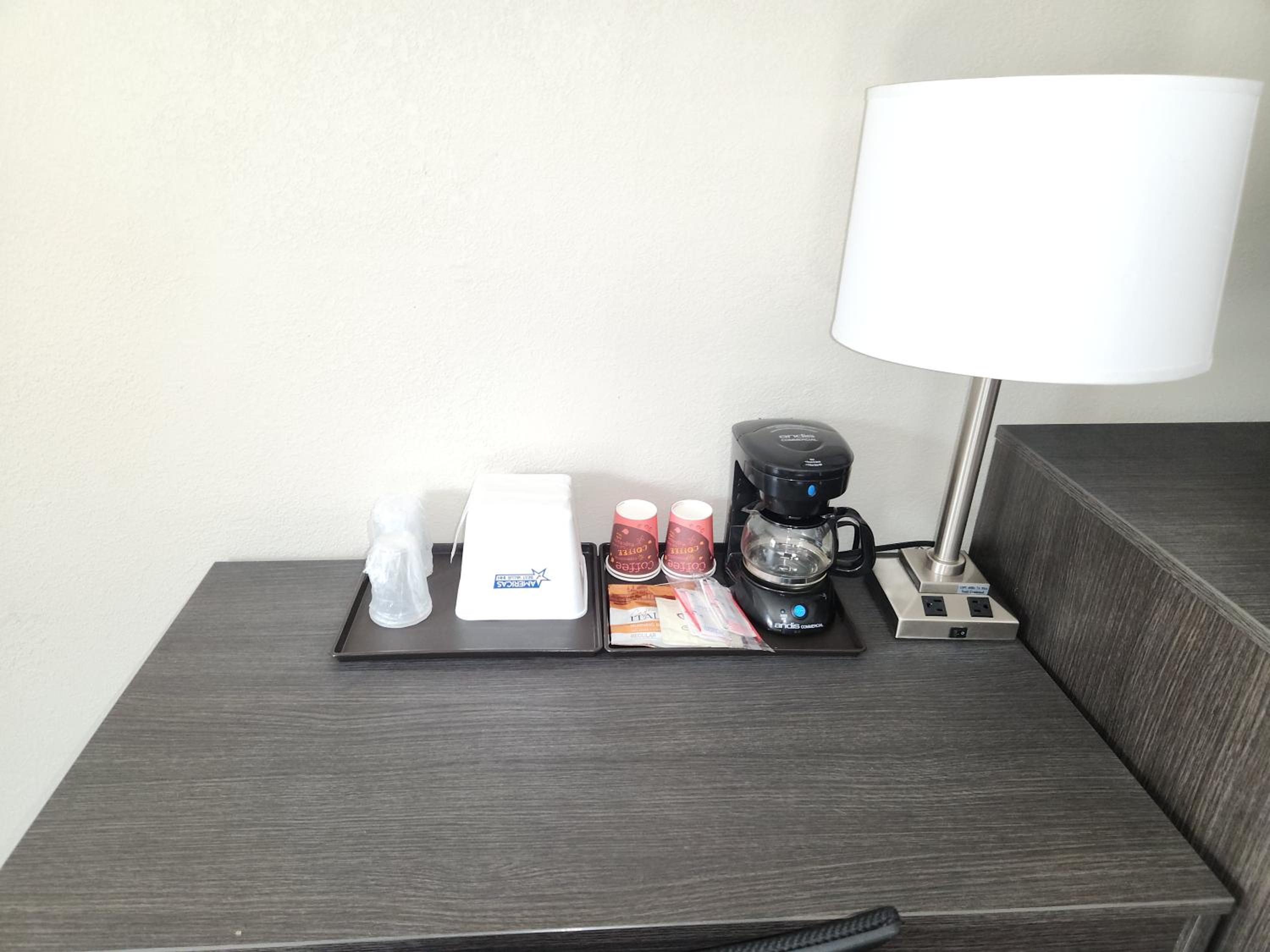 King Room - Accessible/Non-Smoking - Photo 3