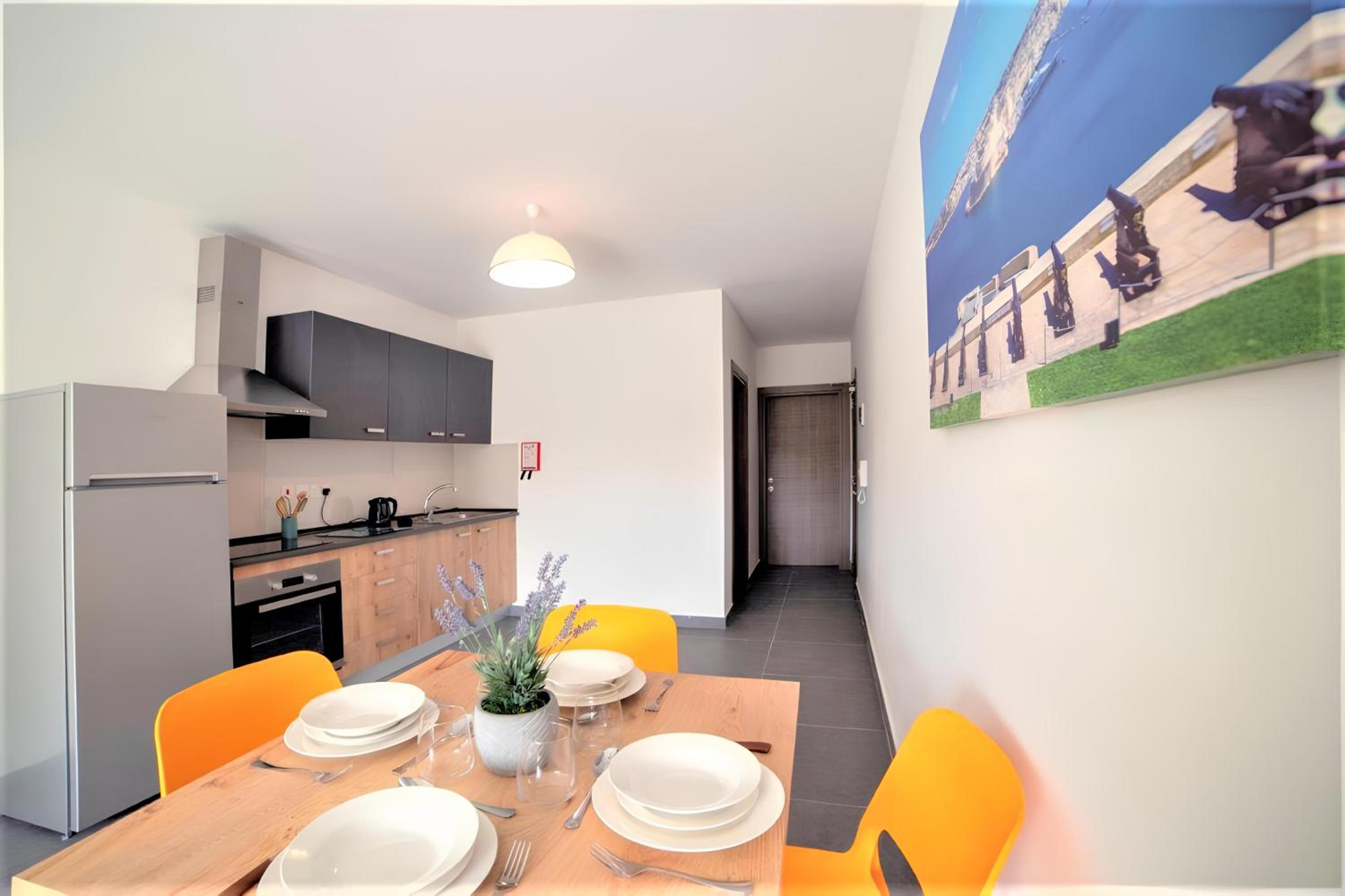 Apartment - Ground Floor - Photo 2