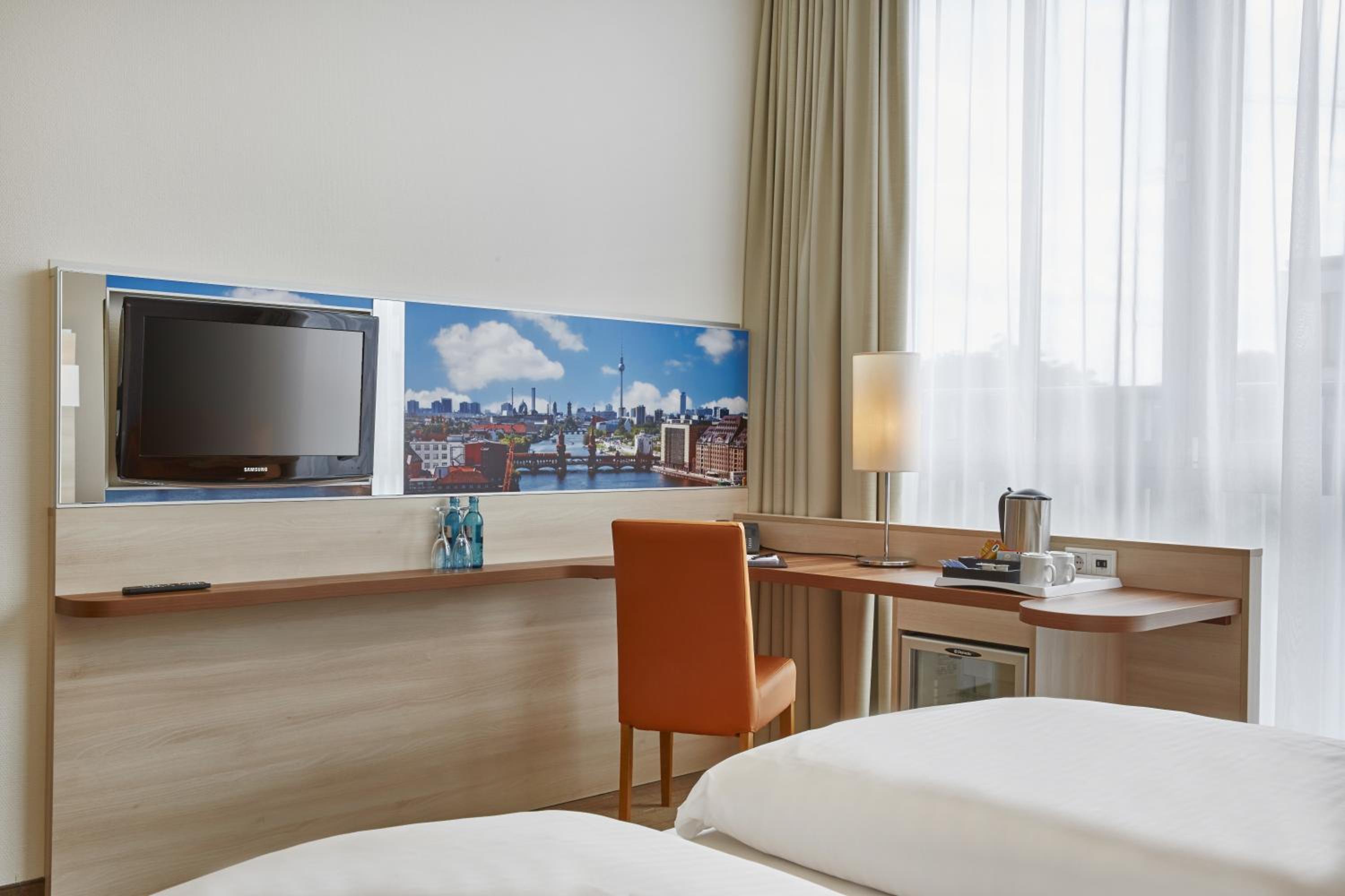Business Double Room thumbnail 6