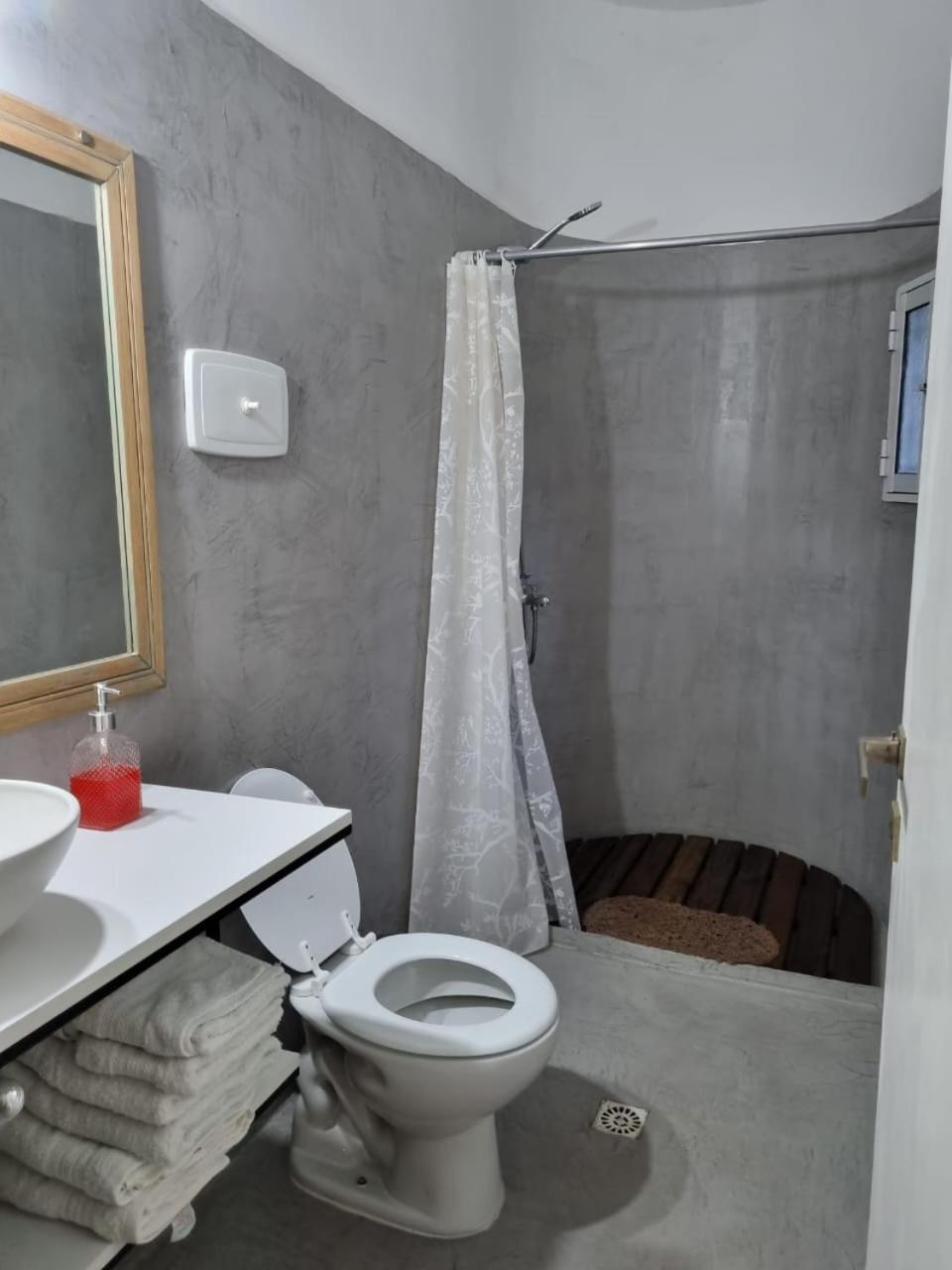 One-Bedroom House photo 3