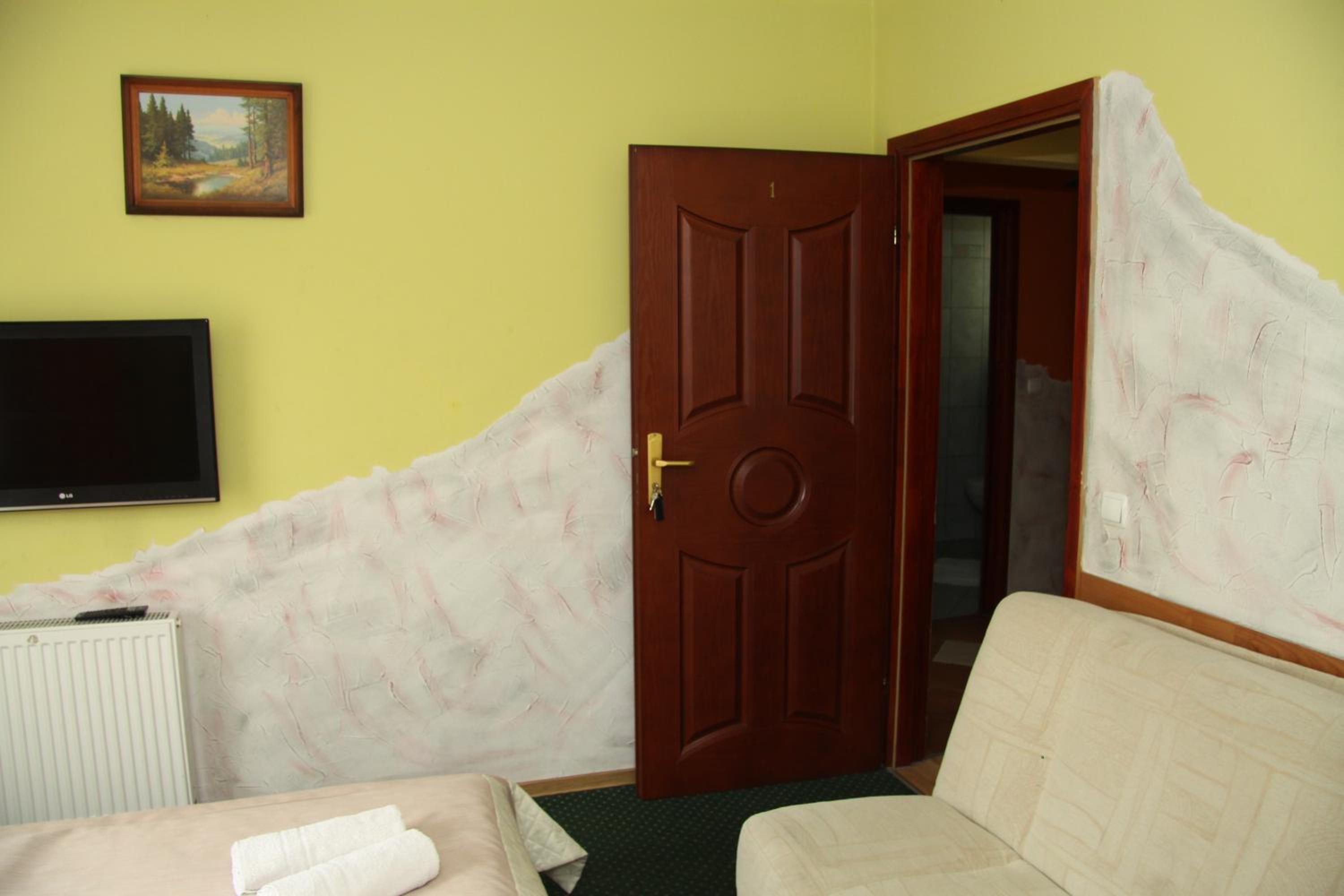 Studio (4 Adults) photo 3