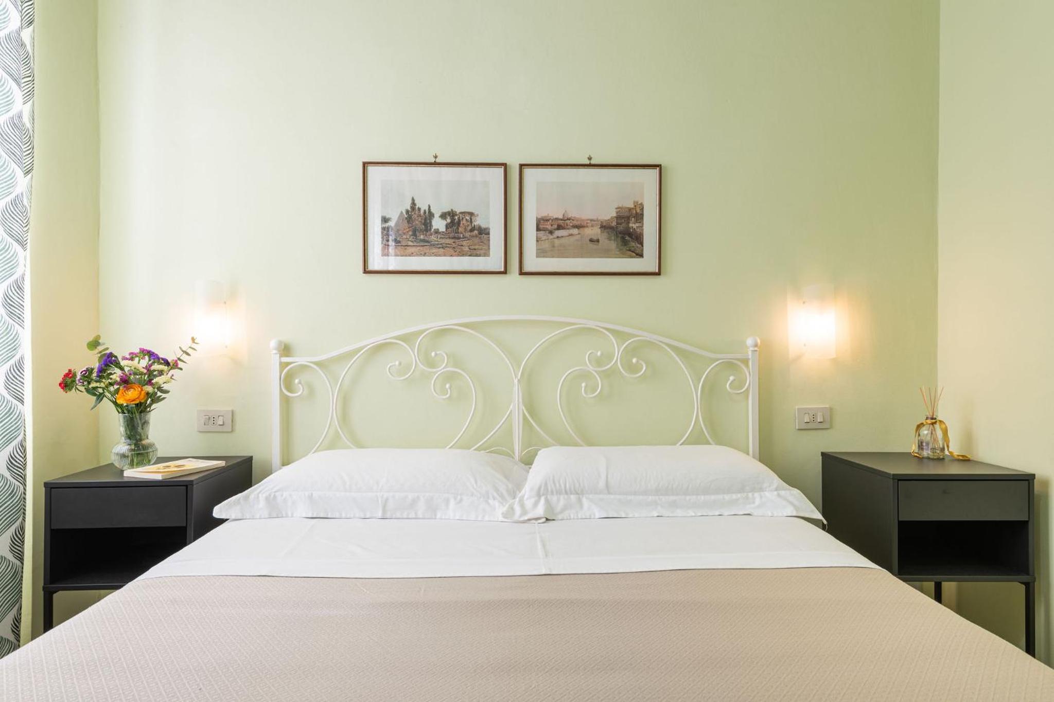 Standard Queen Room photo 3