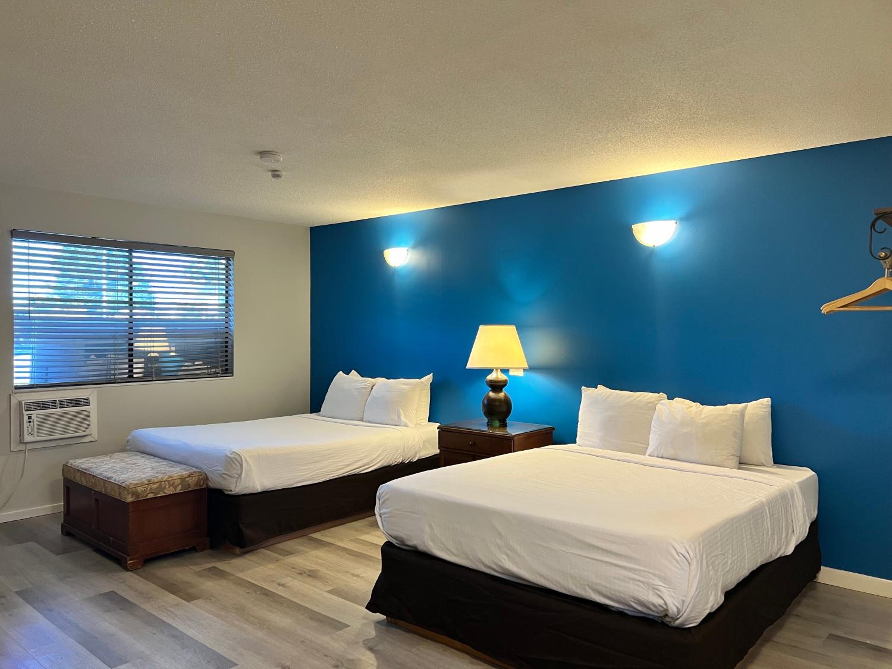Classic Two Queen Room - newly renovated photo 1
