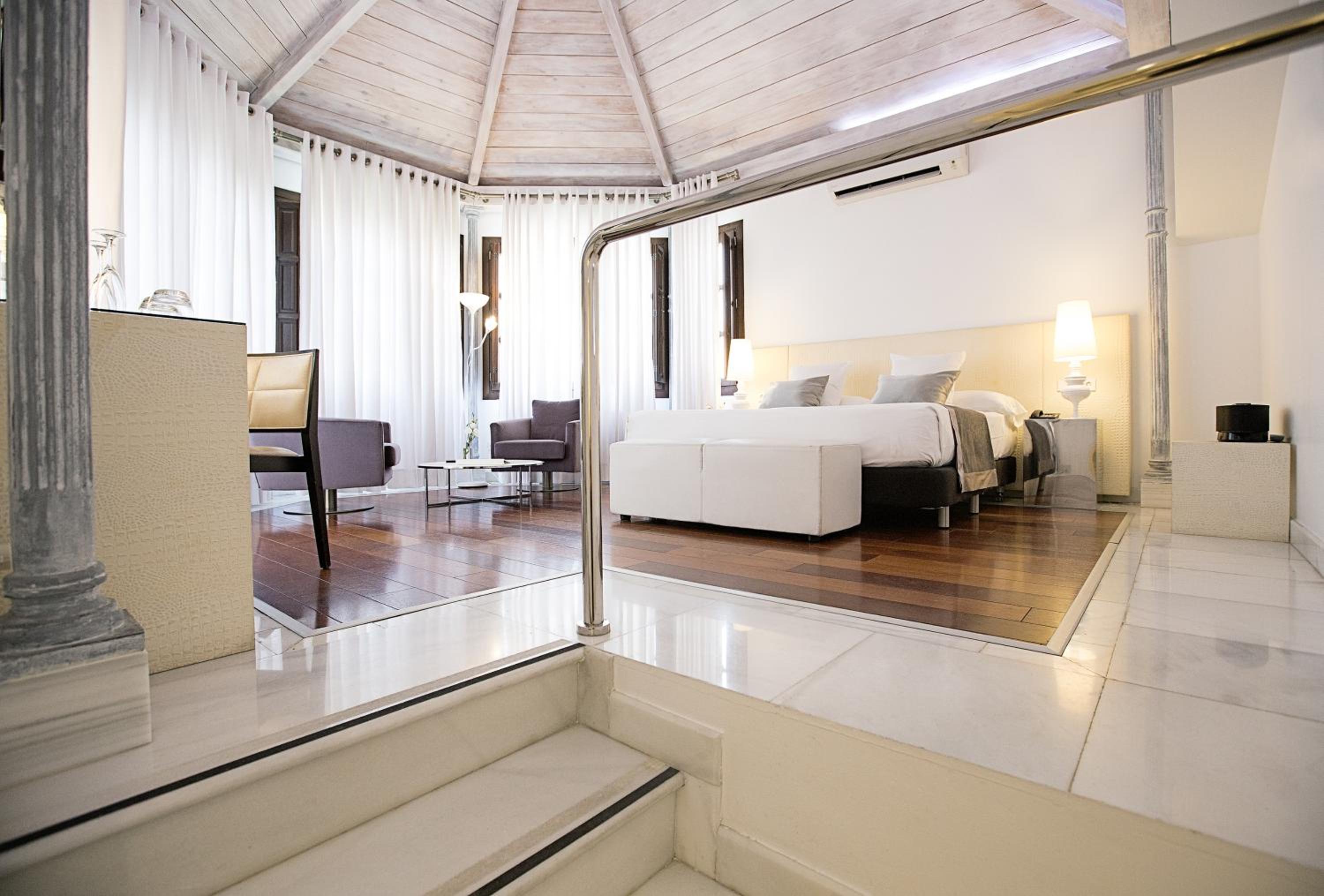 Junior Suite - Photo 13