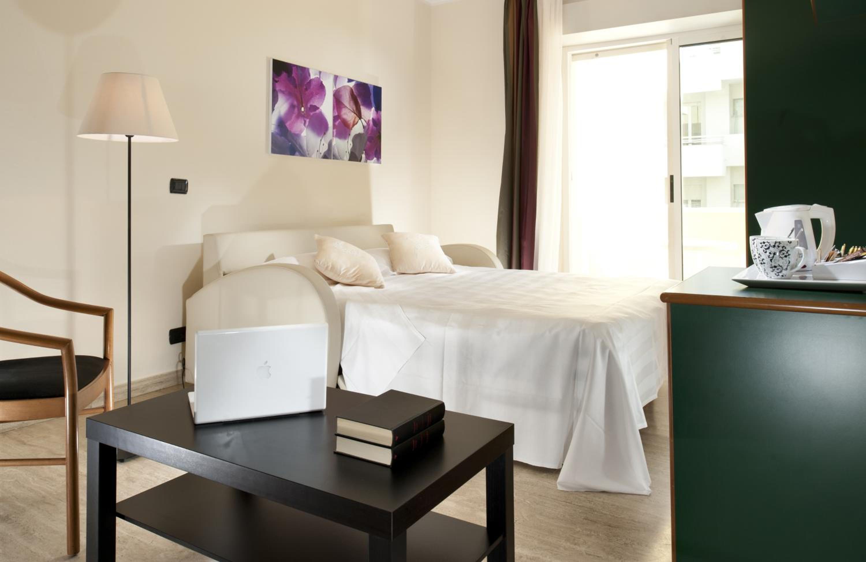 Suite with Balcony - Photo 2