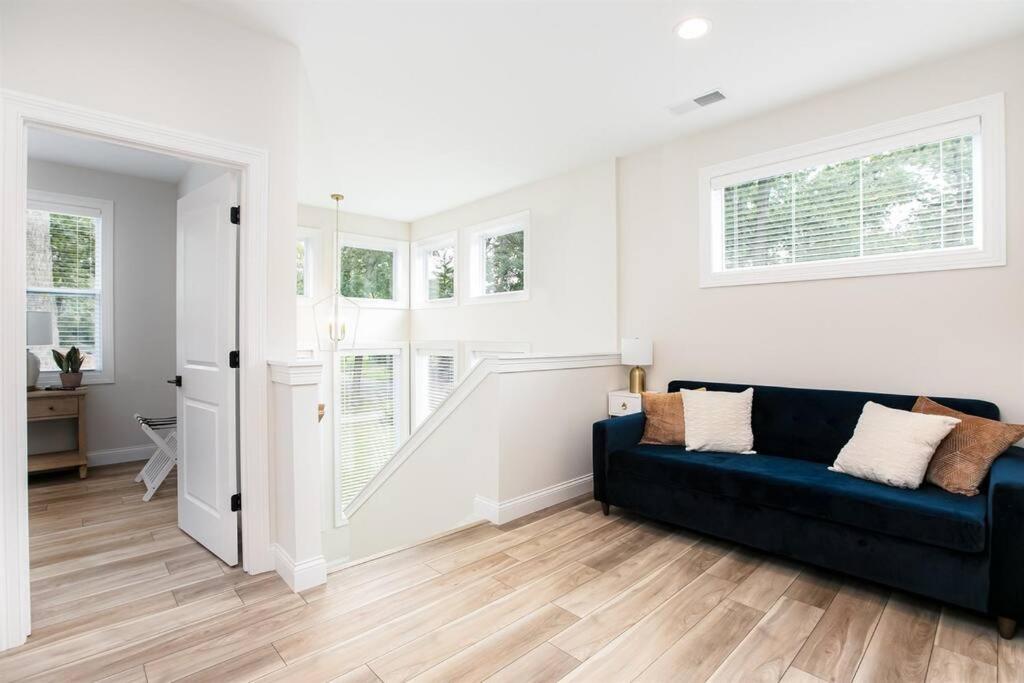 Seven-Bedroom House photo 1