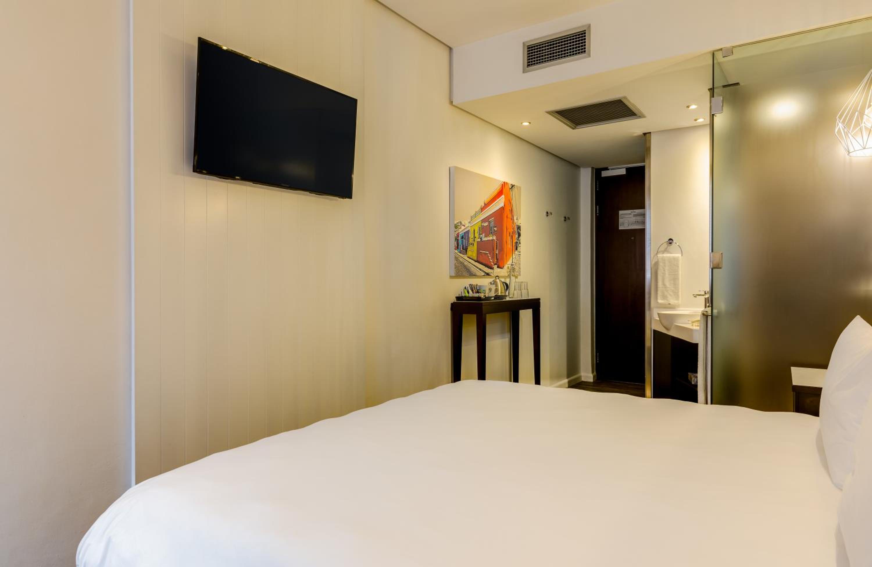 Guest Room - Photo 1