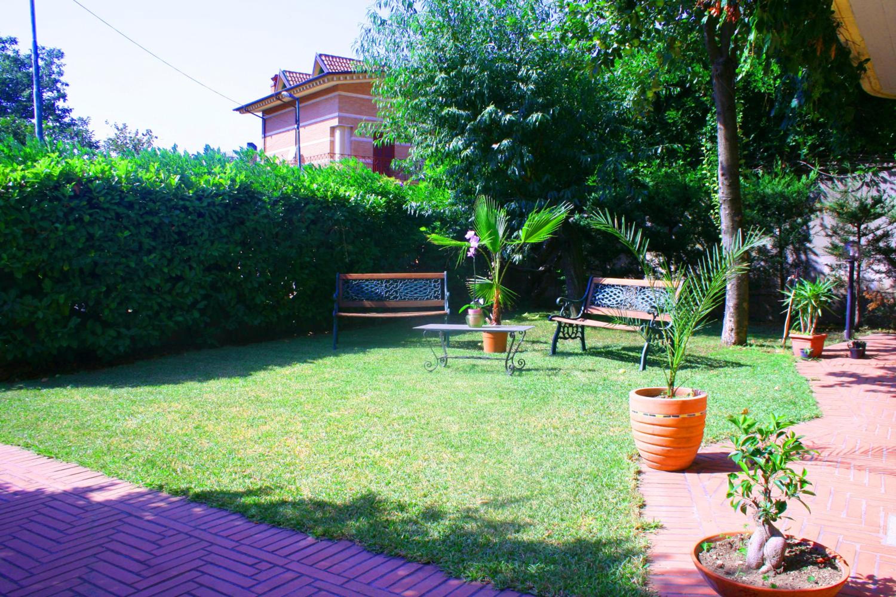 King Room with Garden View - Photo 3