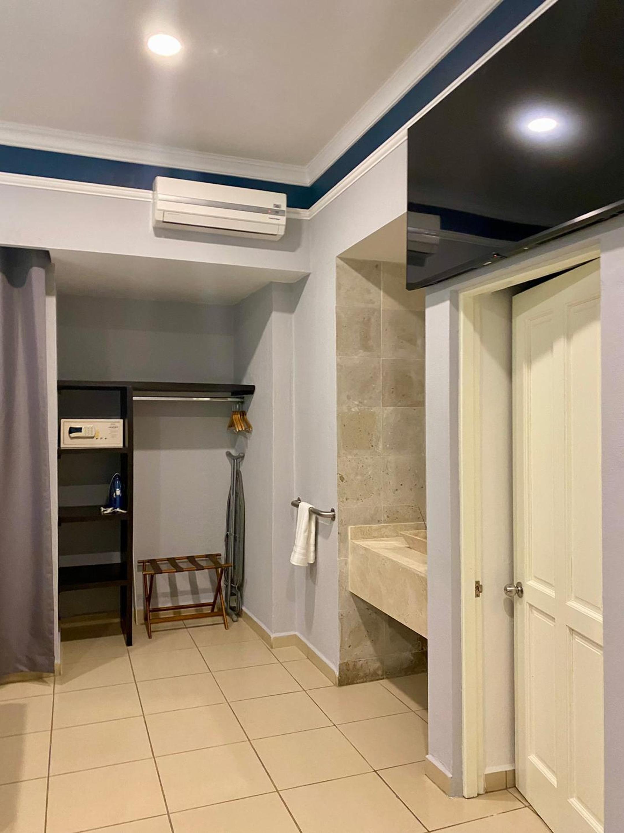 Deluxe Double Room - Photo 10