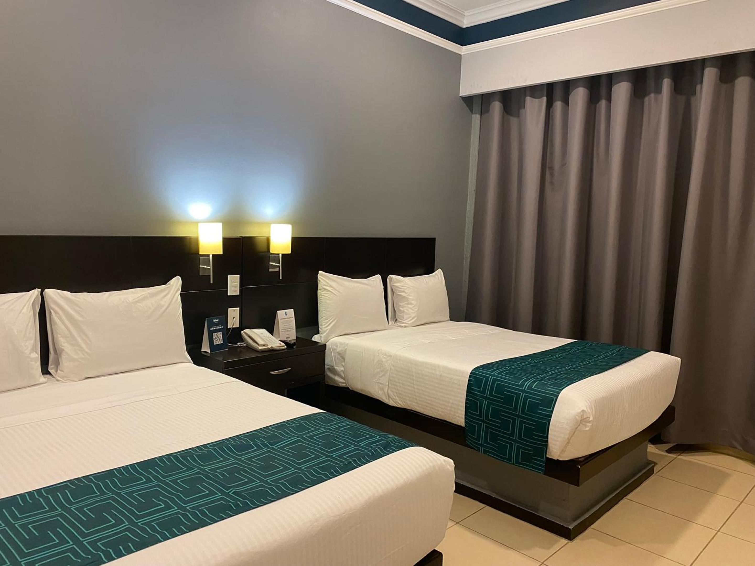 Deluxe Double Room - Photo 22