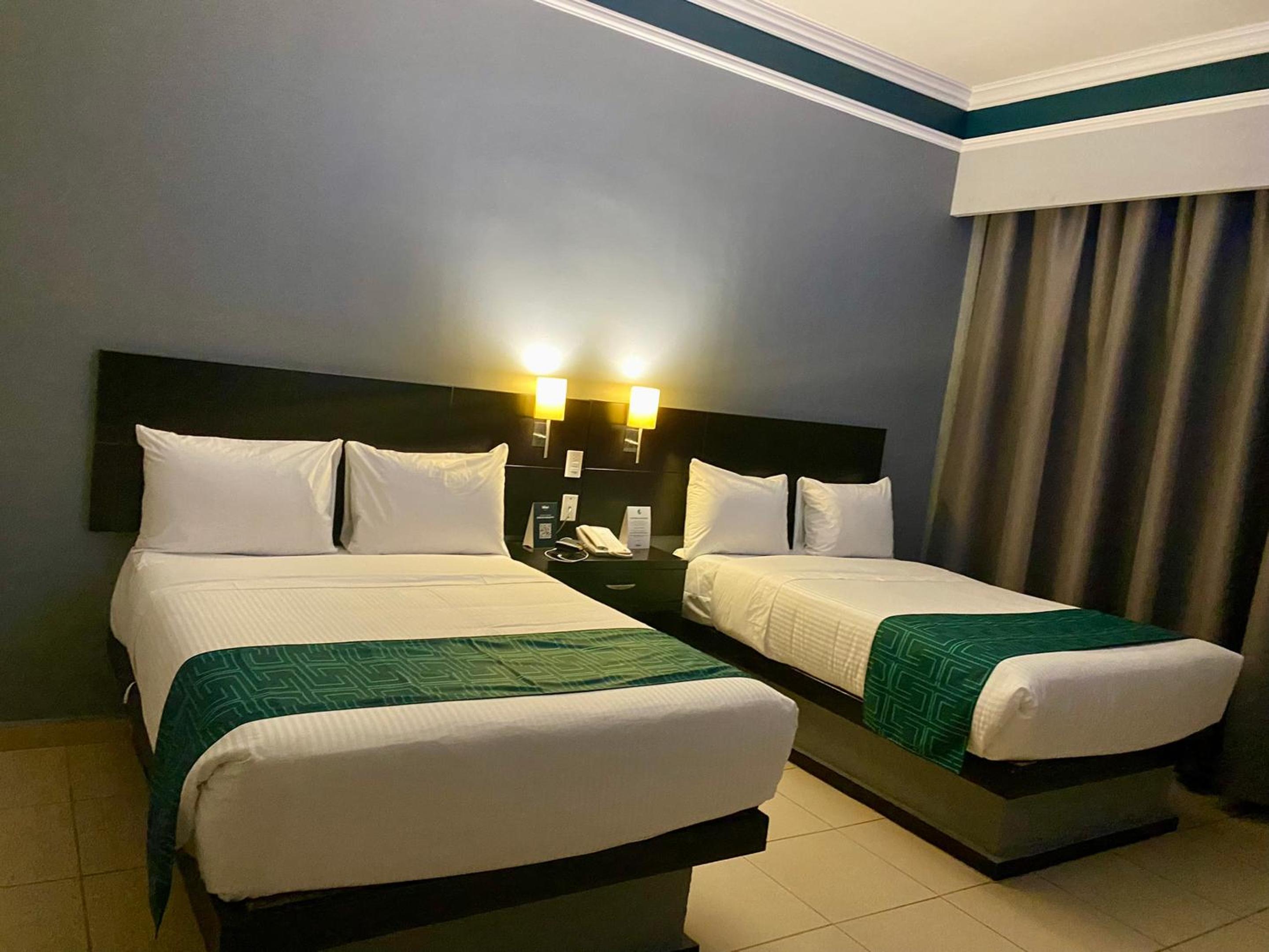 Deluxe Double Room - Photo 21