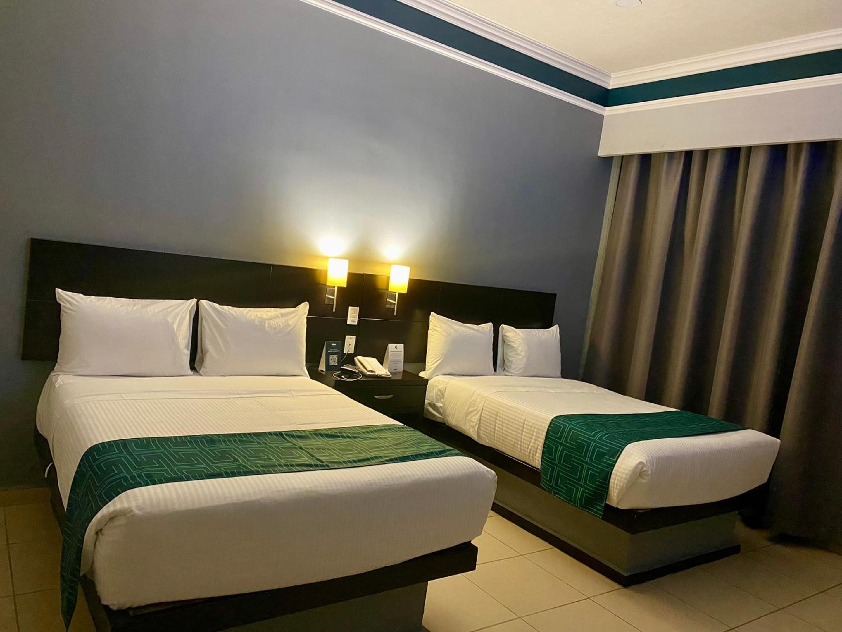 Deluxe Double Room - Photo 17