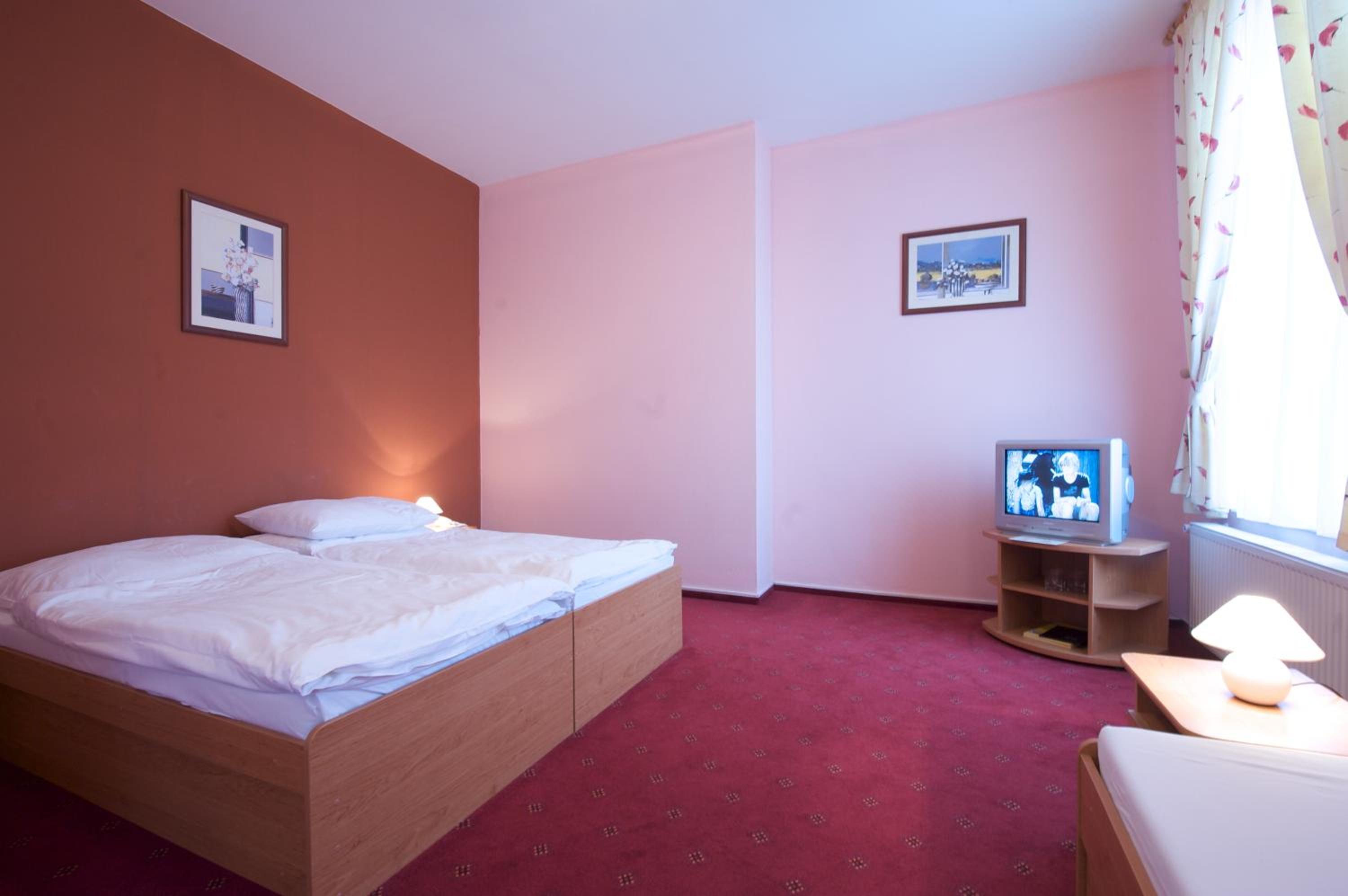 Double Room - Photo 13
