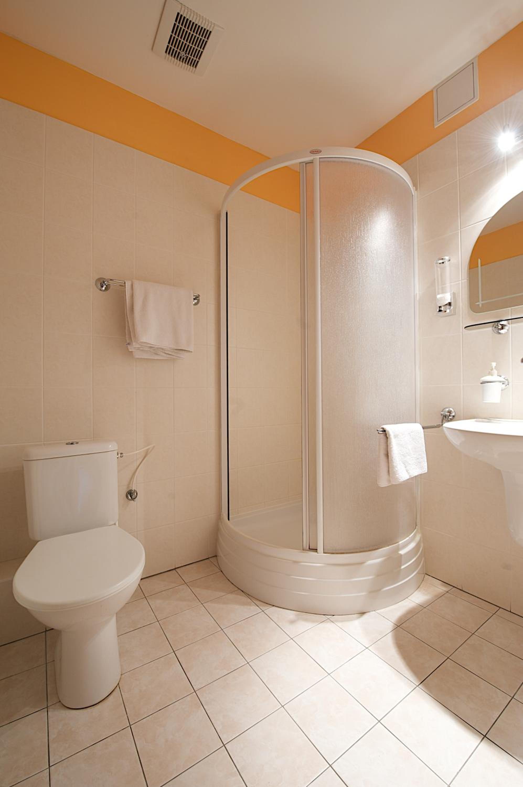 Double or Twin Room - Photo 11