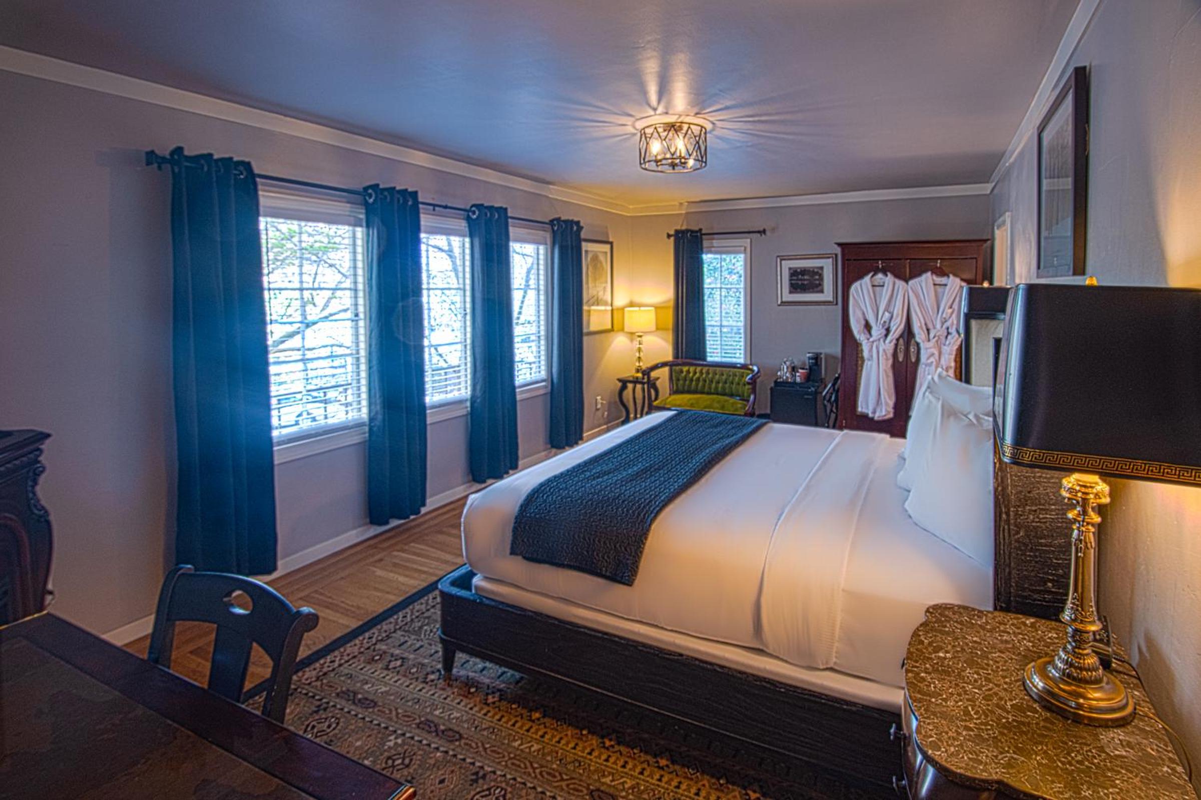 Destiny Mansion Deluxe Room