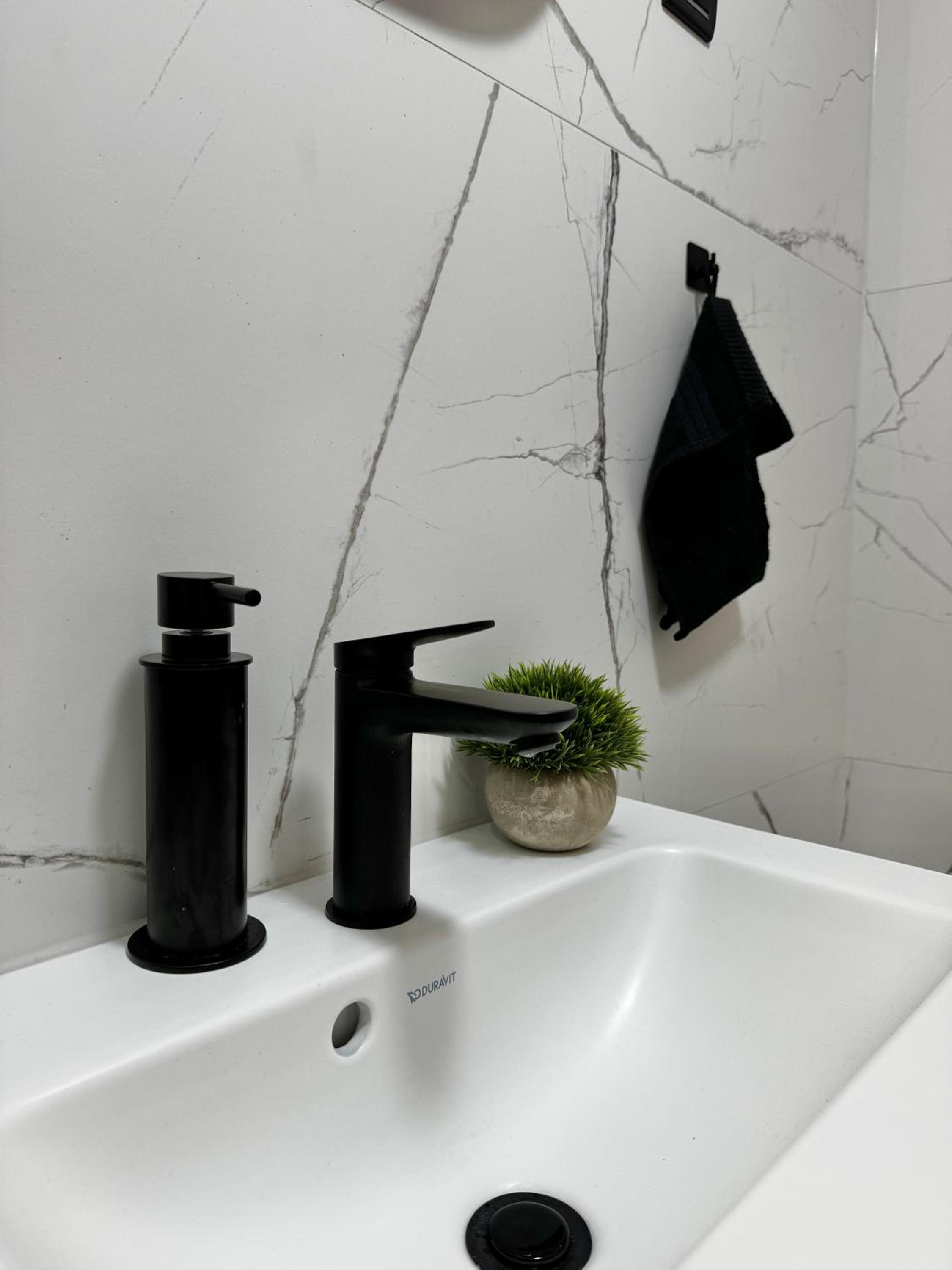 Apartment - Photo 43