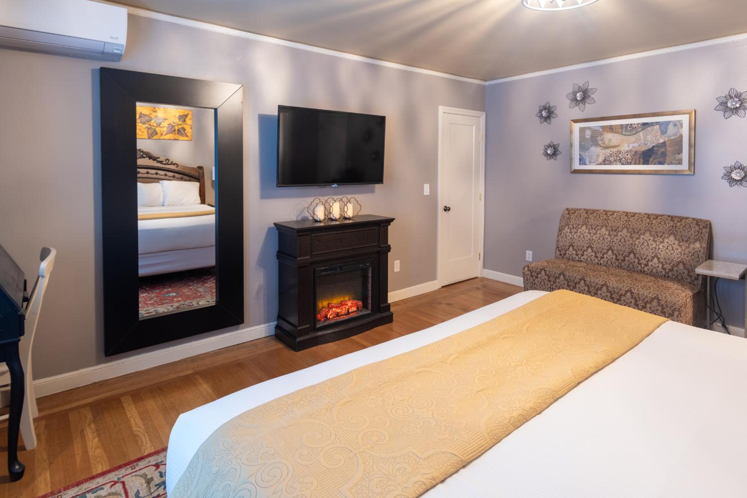Radiance Mansion Couples Spa Room