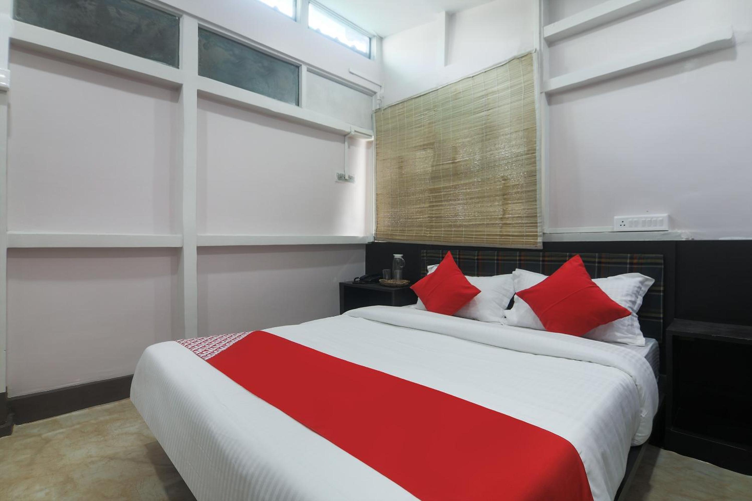 Standard Double Room - Photo 9