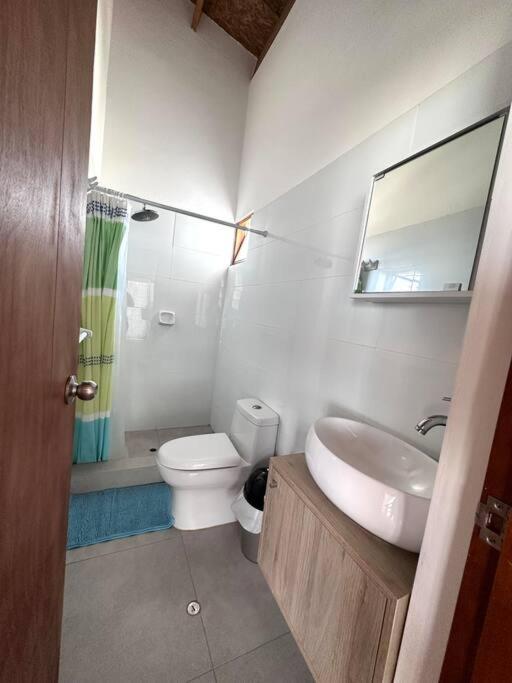 Five-Bedroom House photo 3