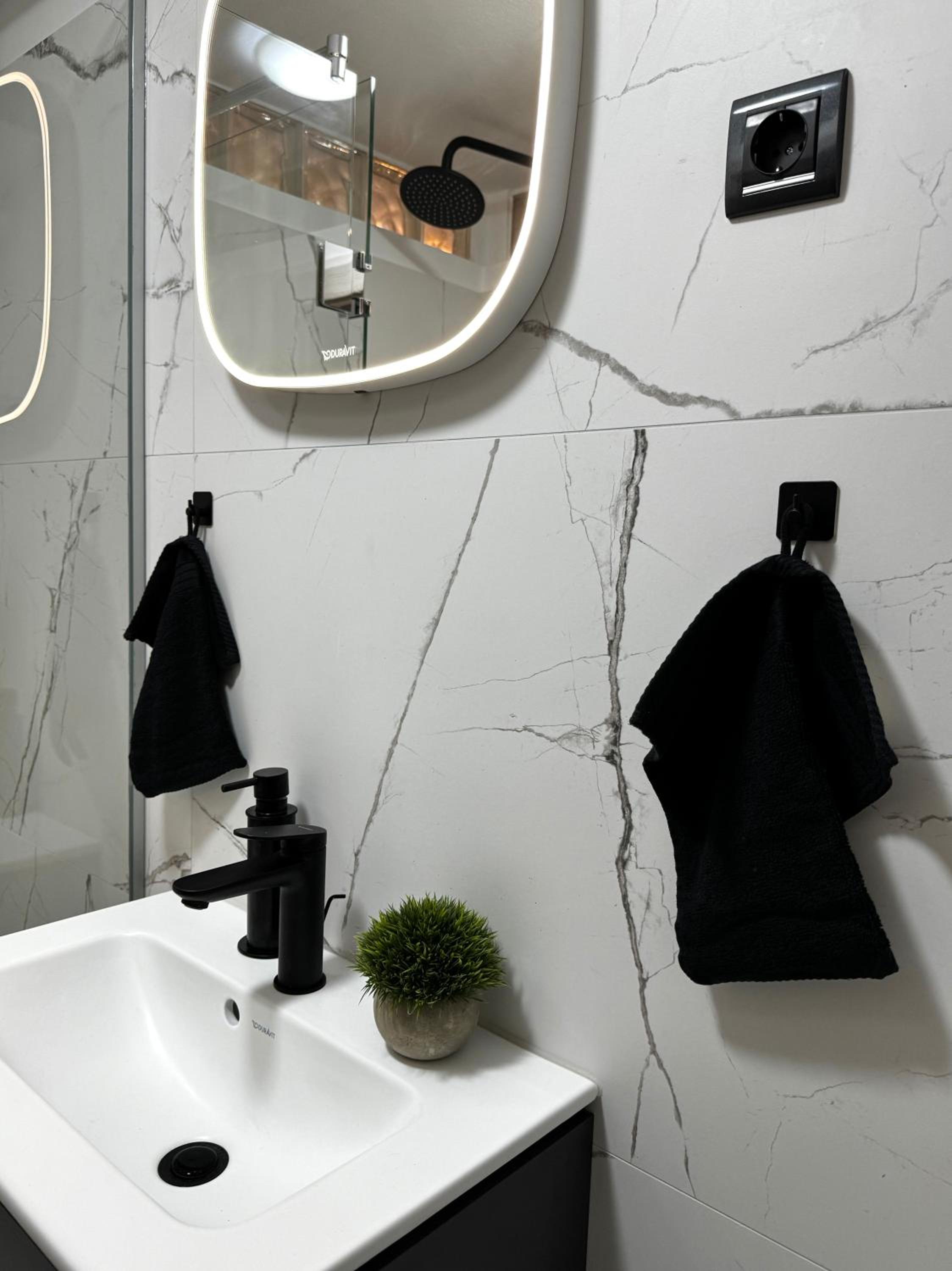 Apartment - Photo 48