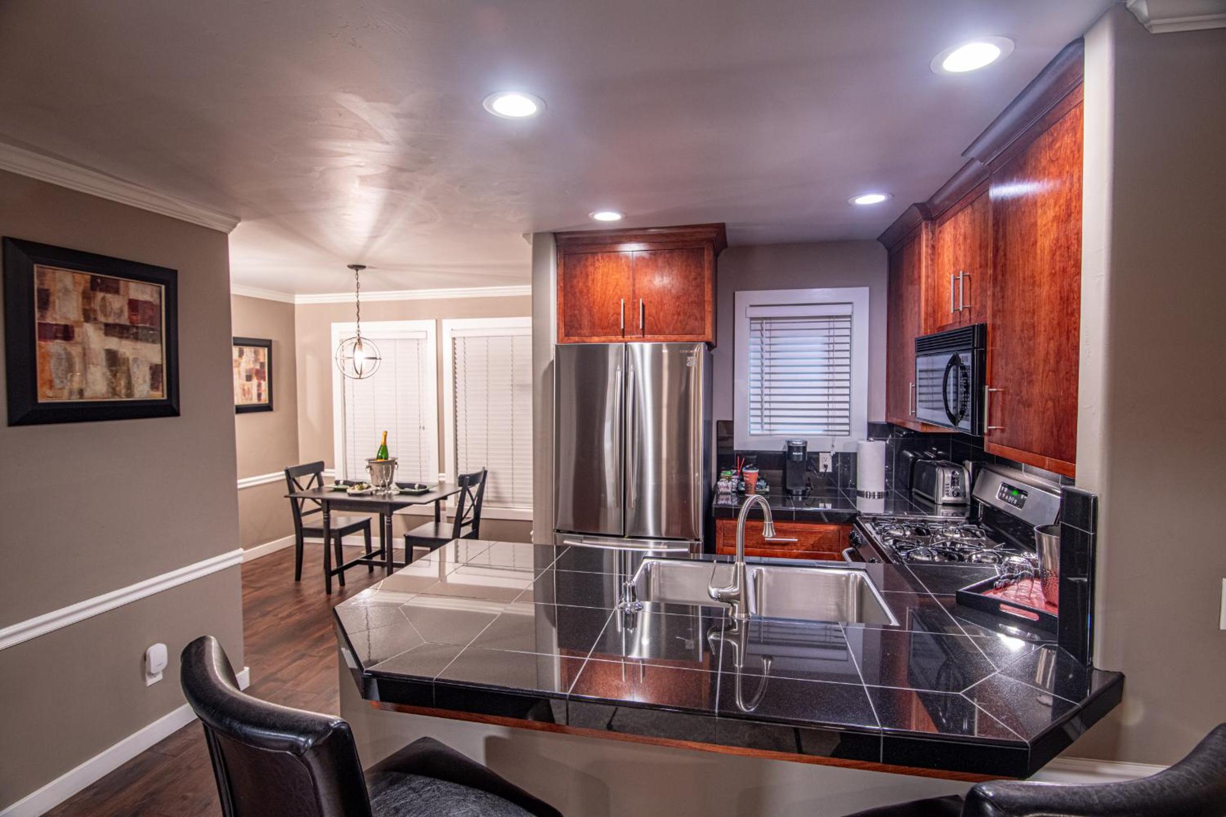 Harmony Couples Spa Suite with Kitchen photo 3