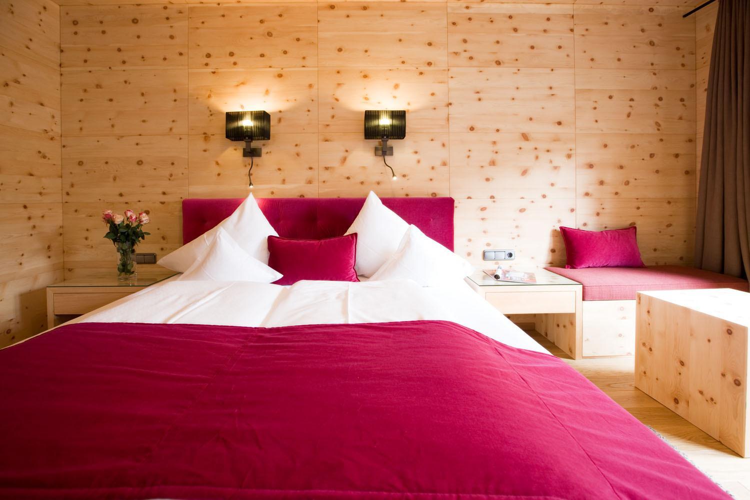 Deluxe Double Room - Photo 9