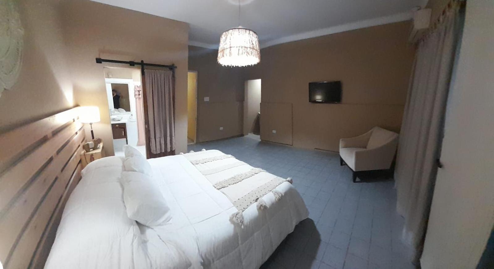 Double Room with Private Bathroom photo 3