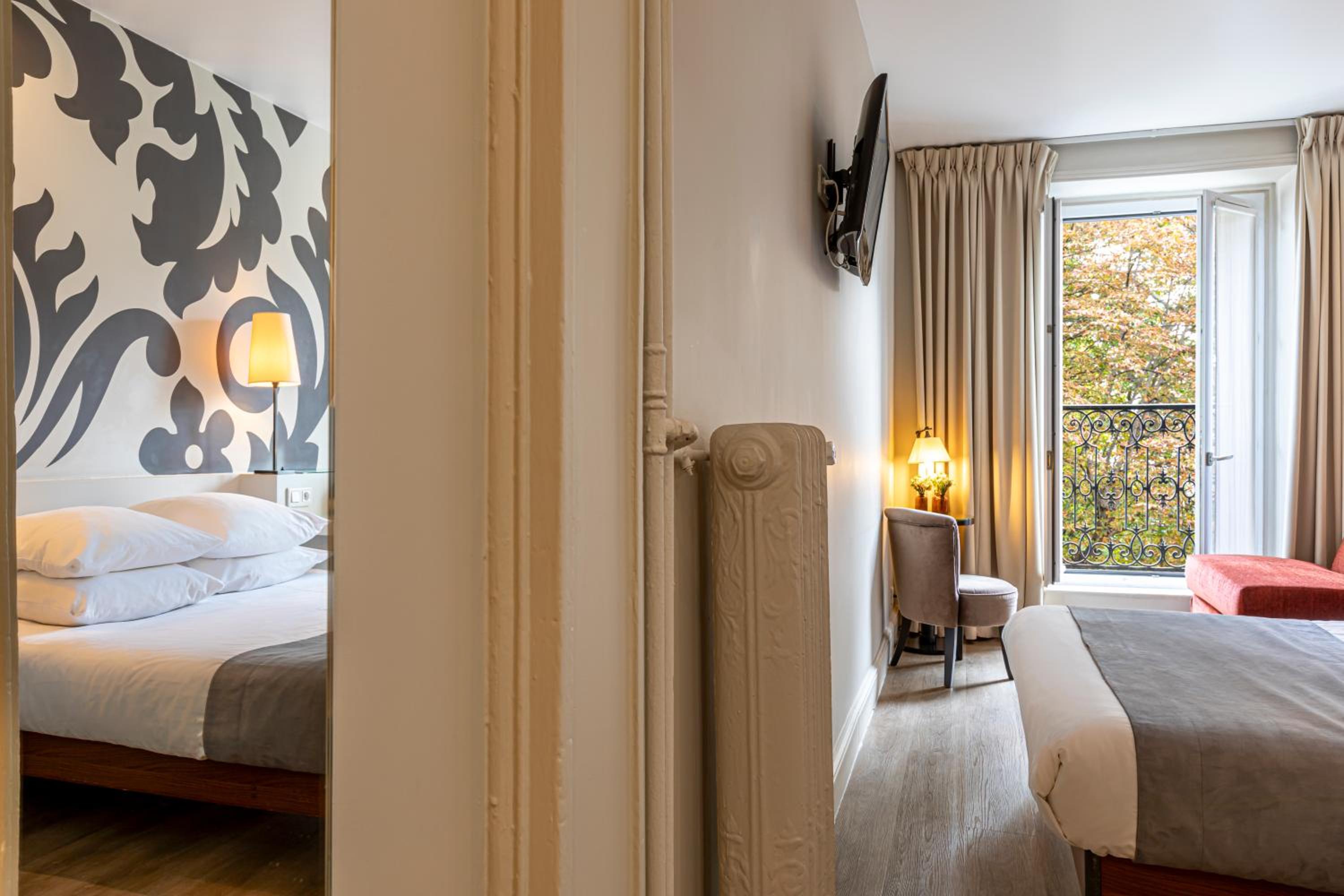 Superior room with garden view