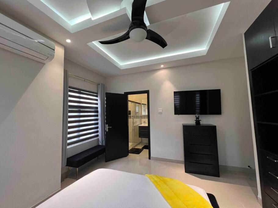 Three-Bedroom Villa photo 2