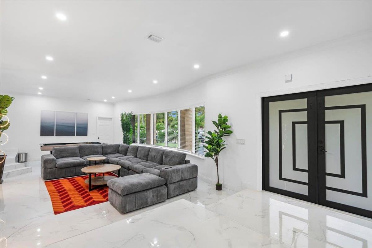 Villa photo 1