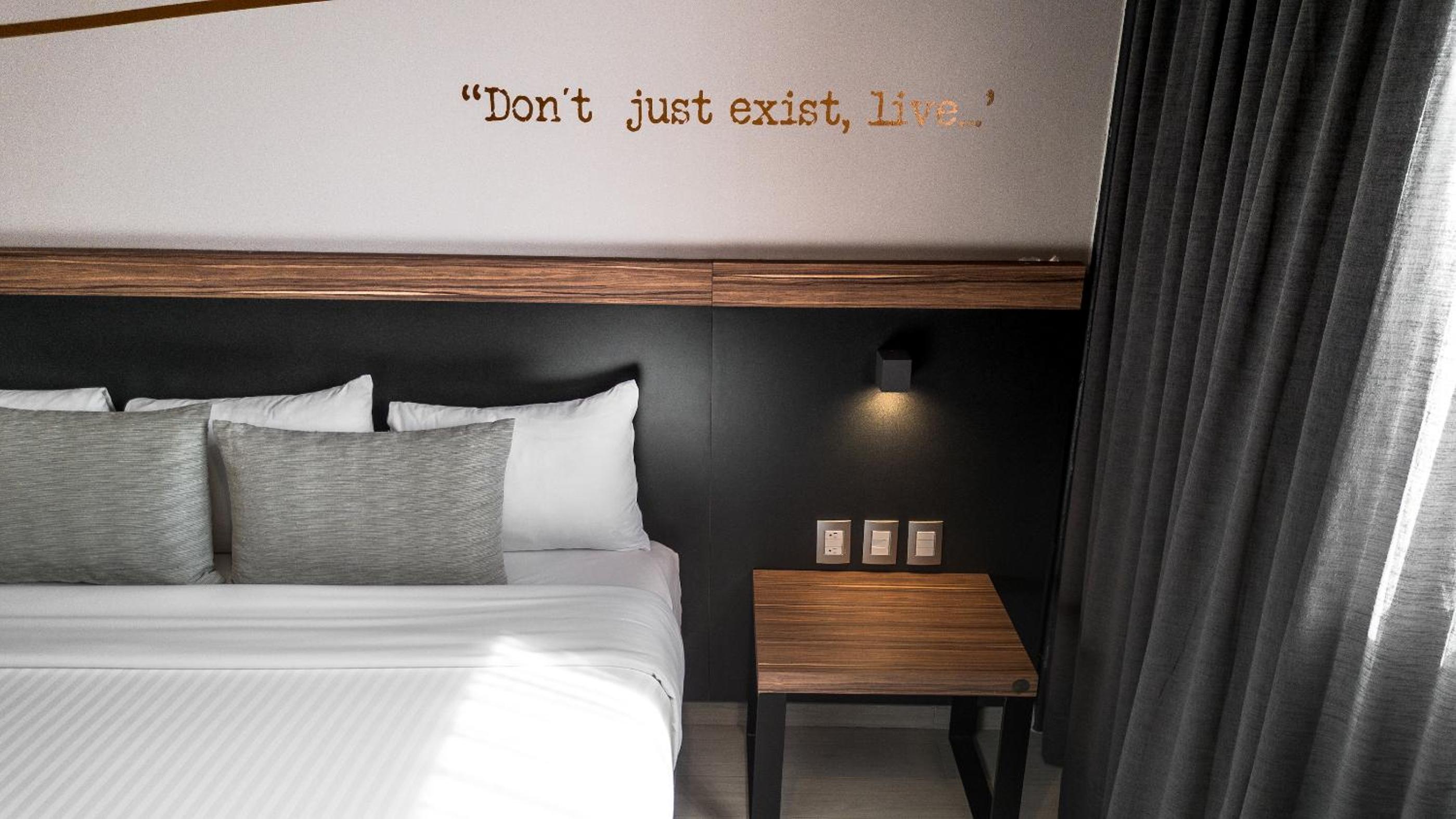 Deluxe King Room photo 3