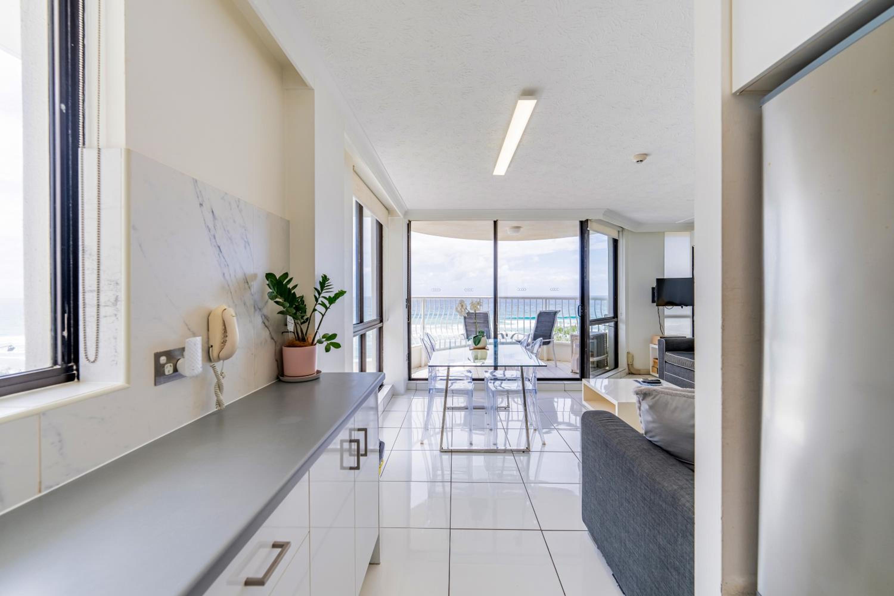 One-Bedroom Apartment with Ocean View Deluxe  photo 1