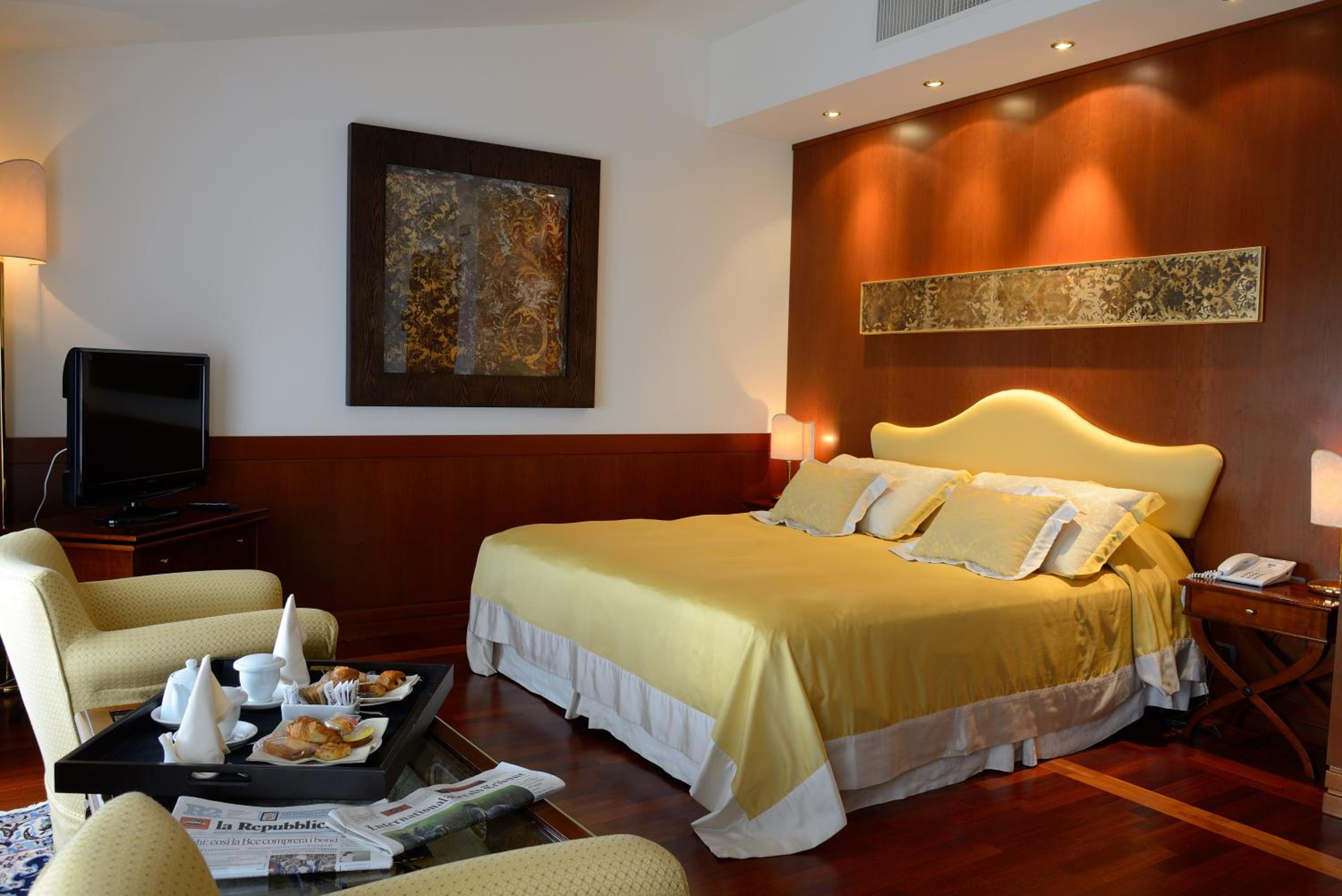 Junior Suite - Photo 12