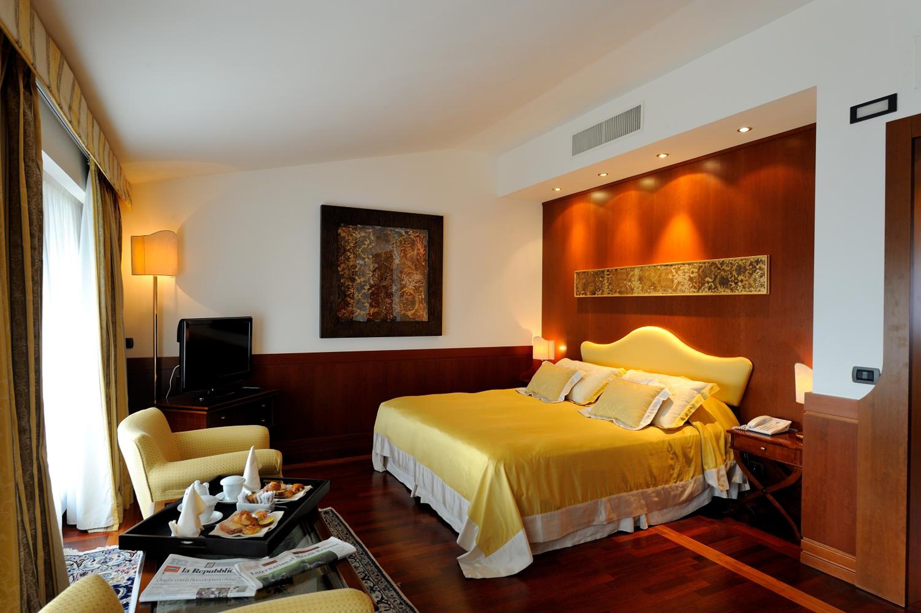 Junior Suite - Photo 1